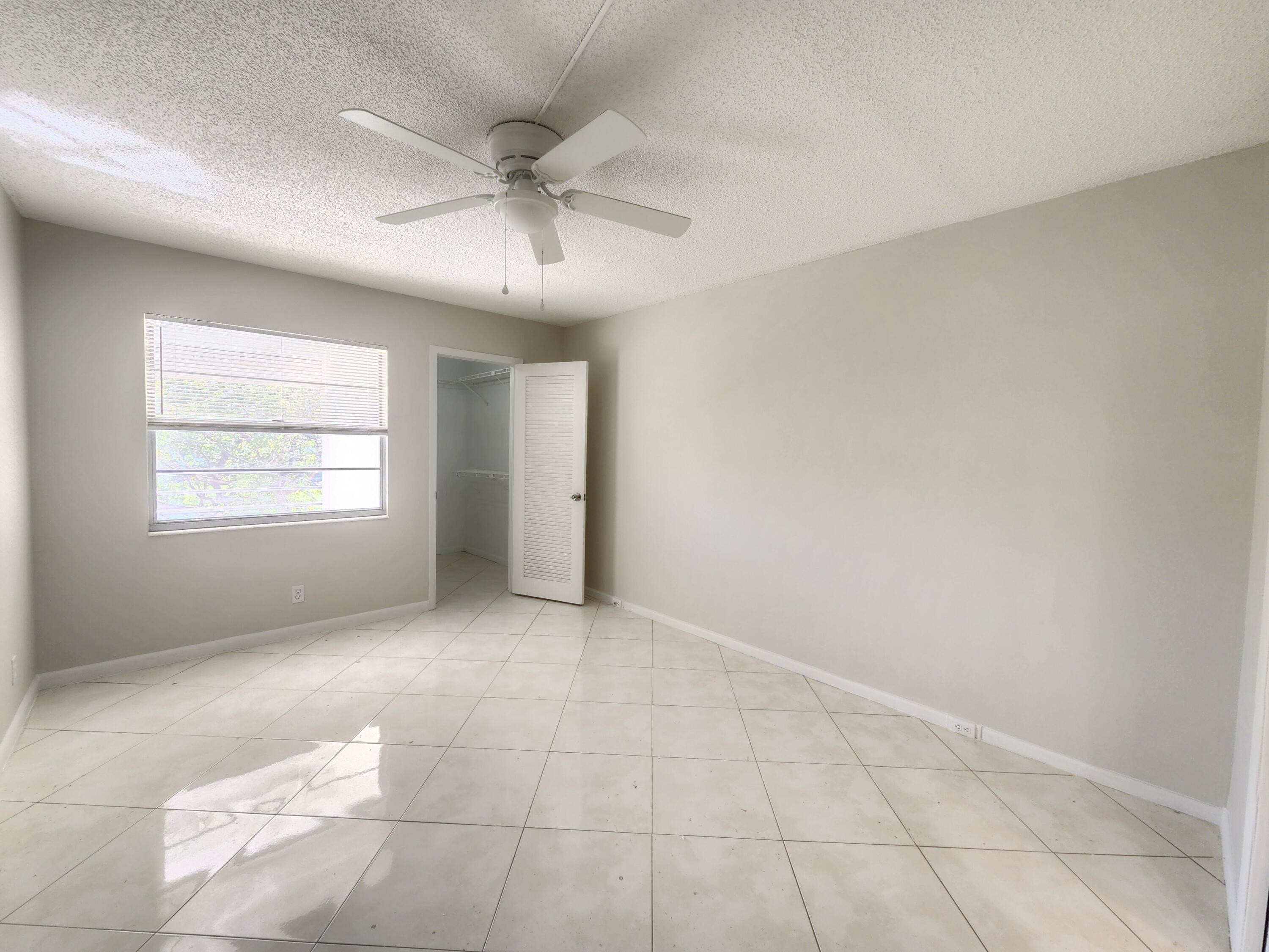 3025 Newcastle B — Photo 4
