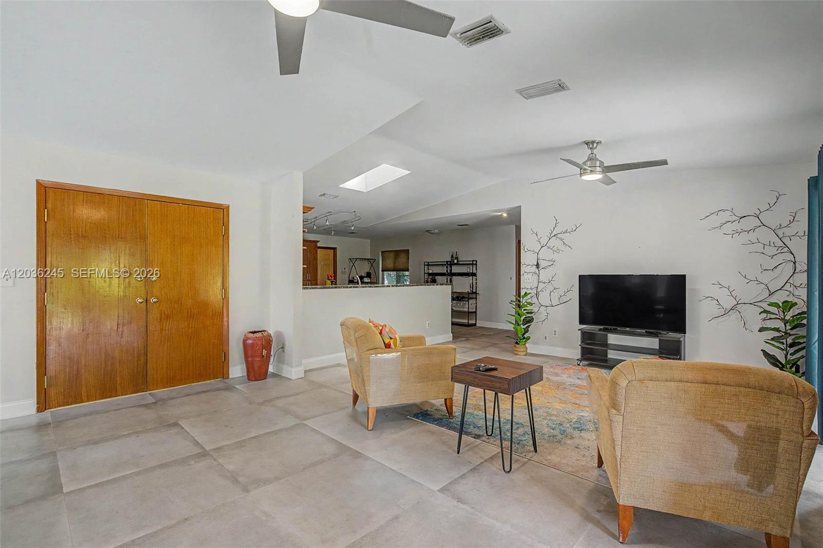 15741 SW 147th Ct — Photo 2