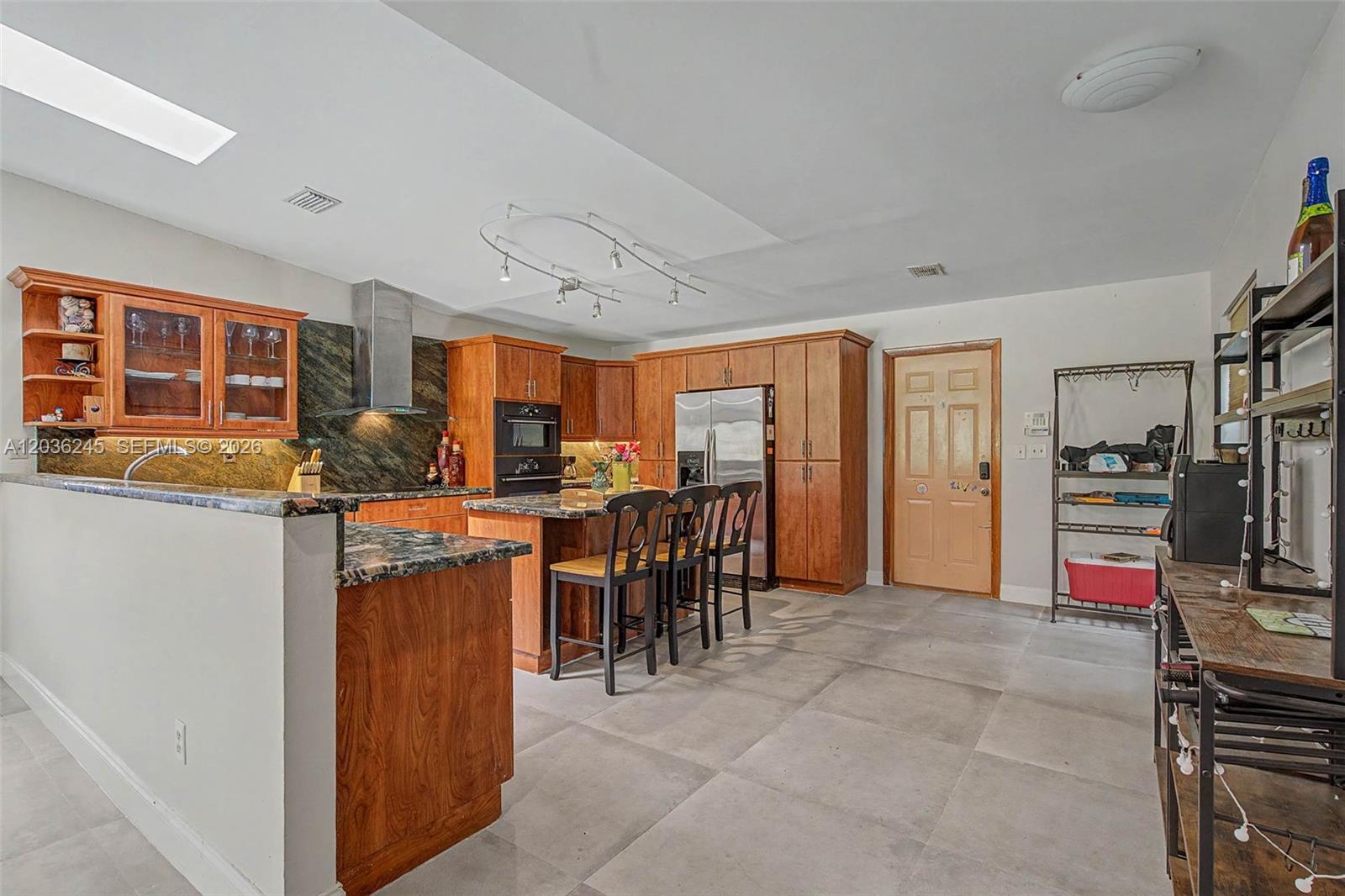 15741 SW 147th Ct — Photo 3