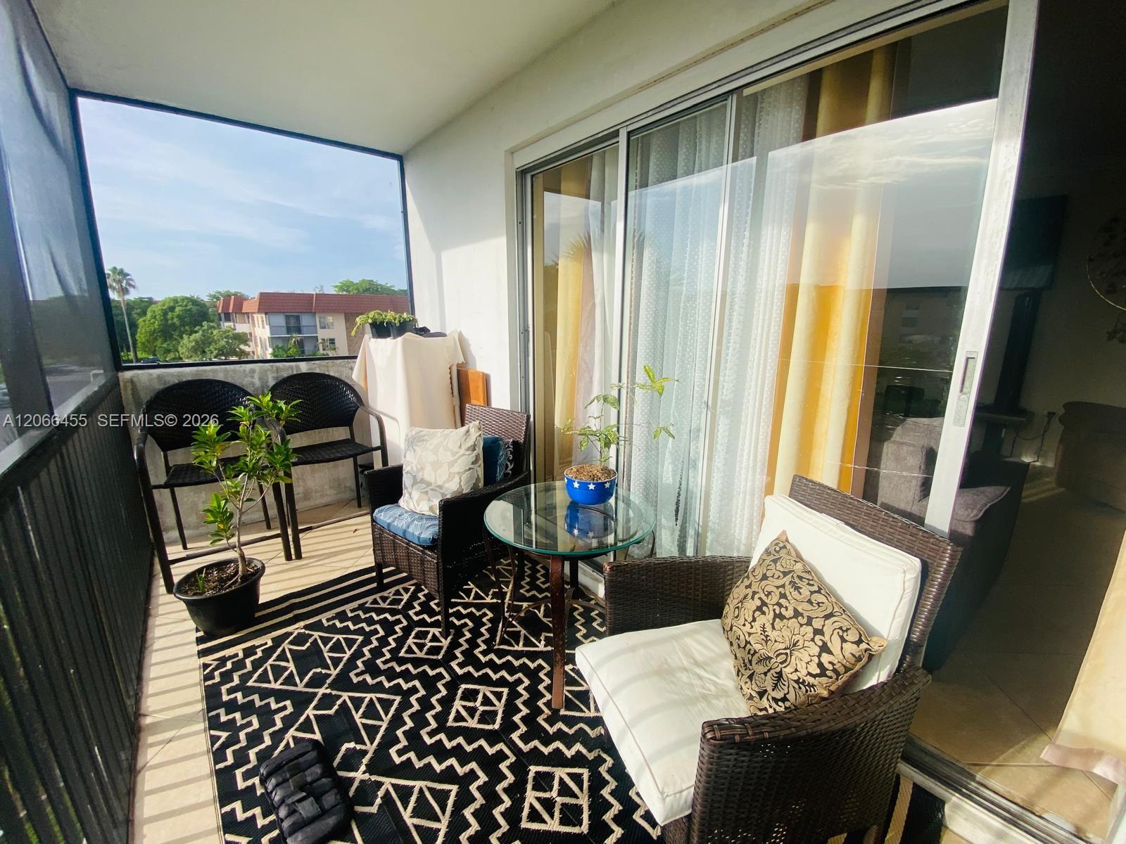 4164 Inverrary Dr # 415, Lauderhill FL 33319