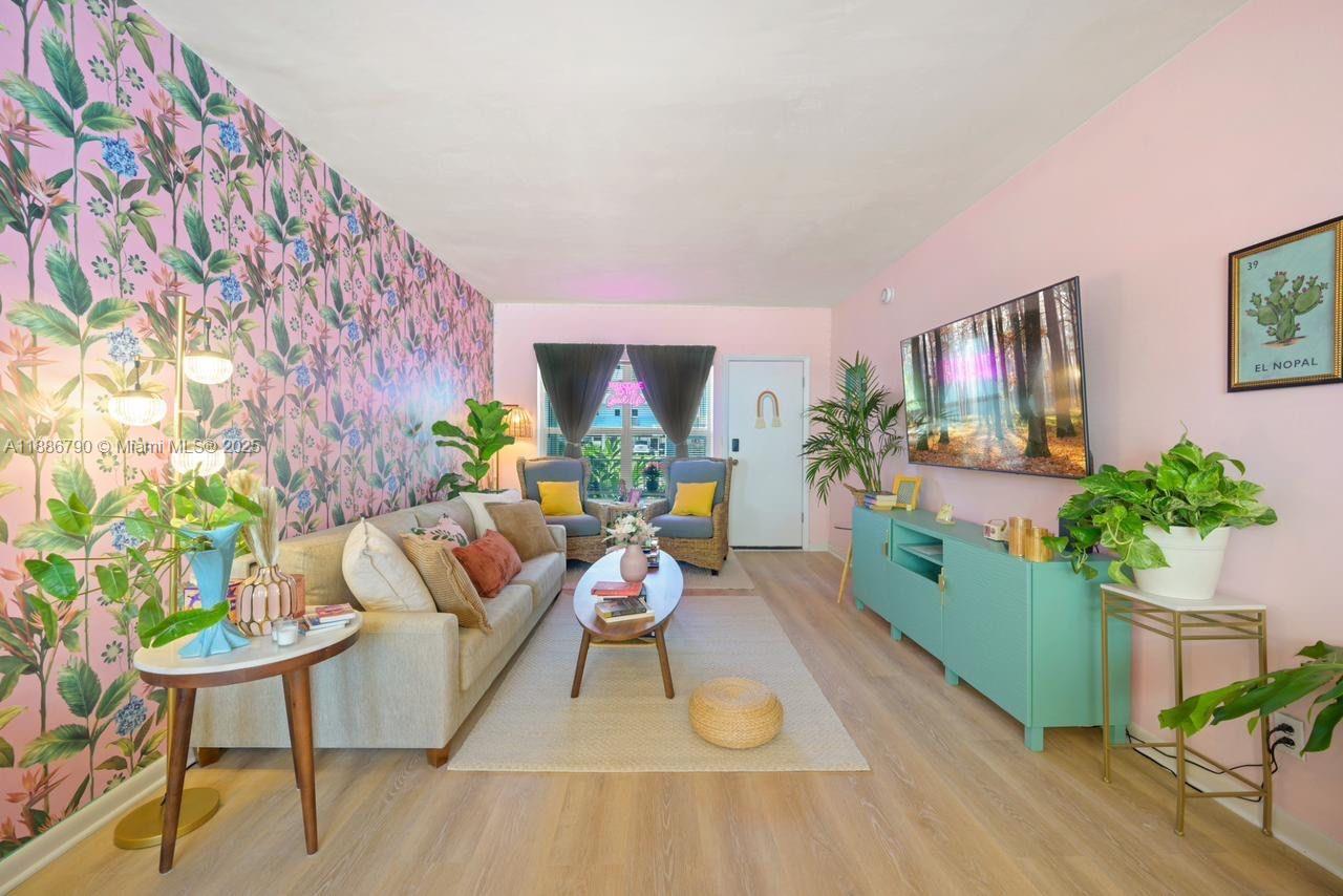 315 Van Buren St # 104B — Photo 2