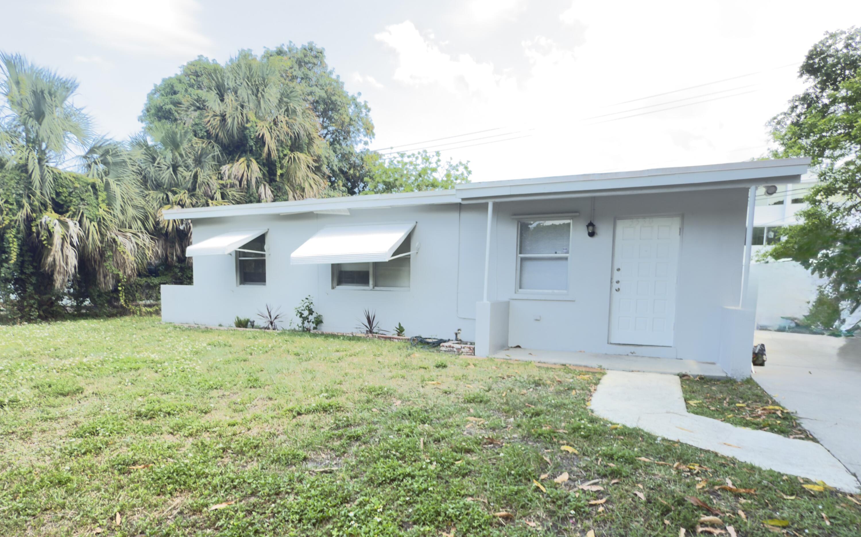 3530 NW 1ST Court NW — Photo 2