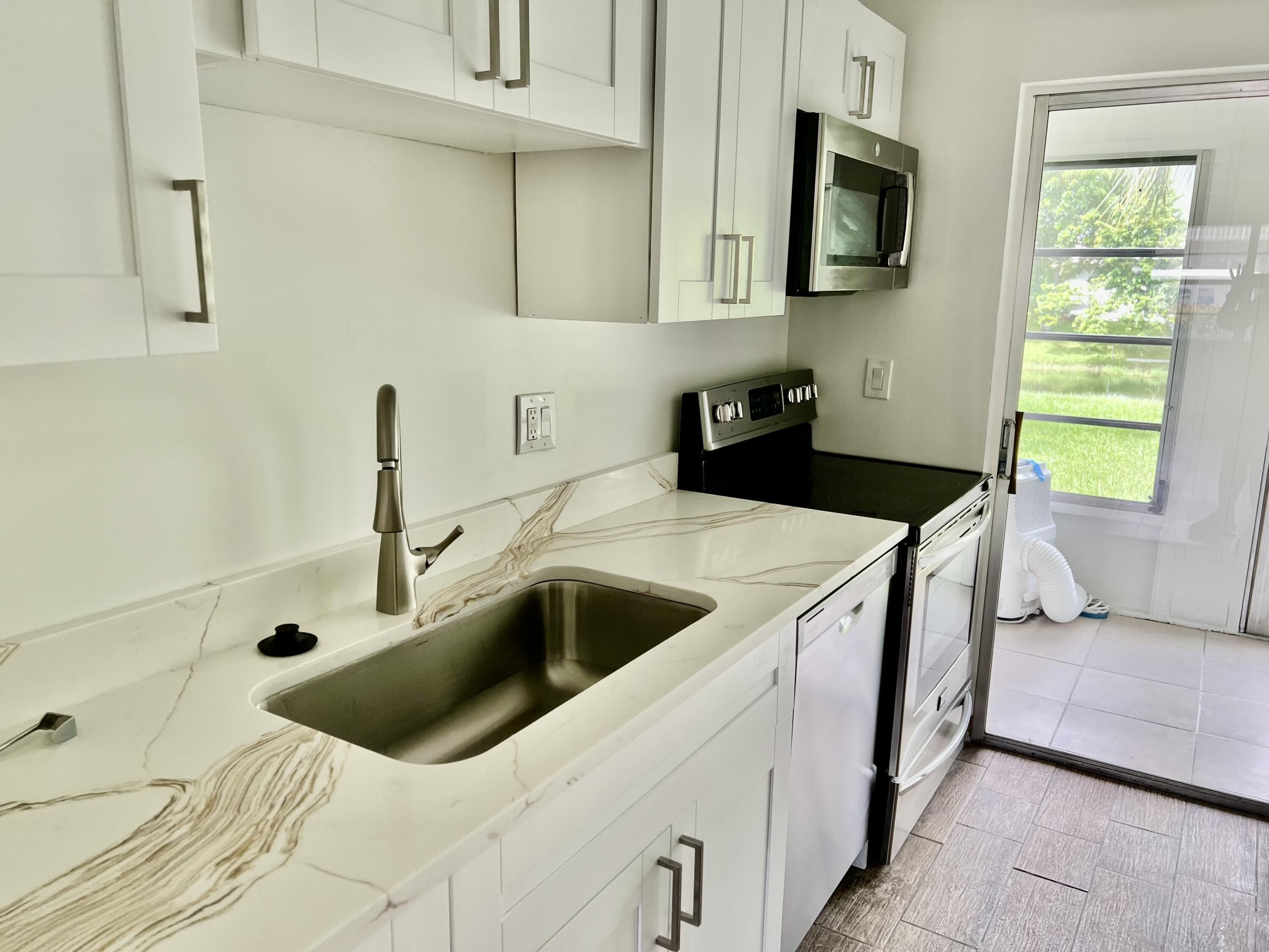 7205 NW 5TH Place # 105 — Photo 3
