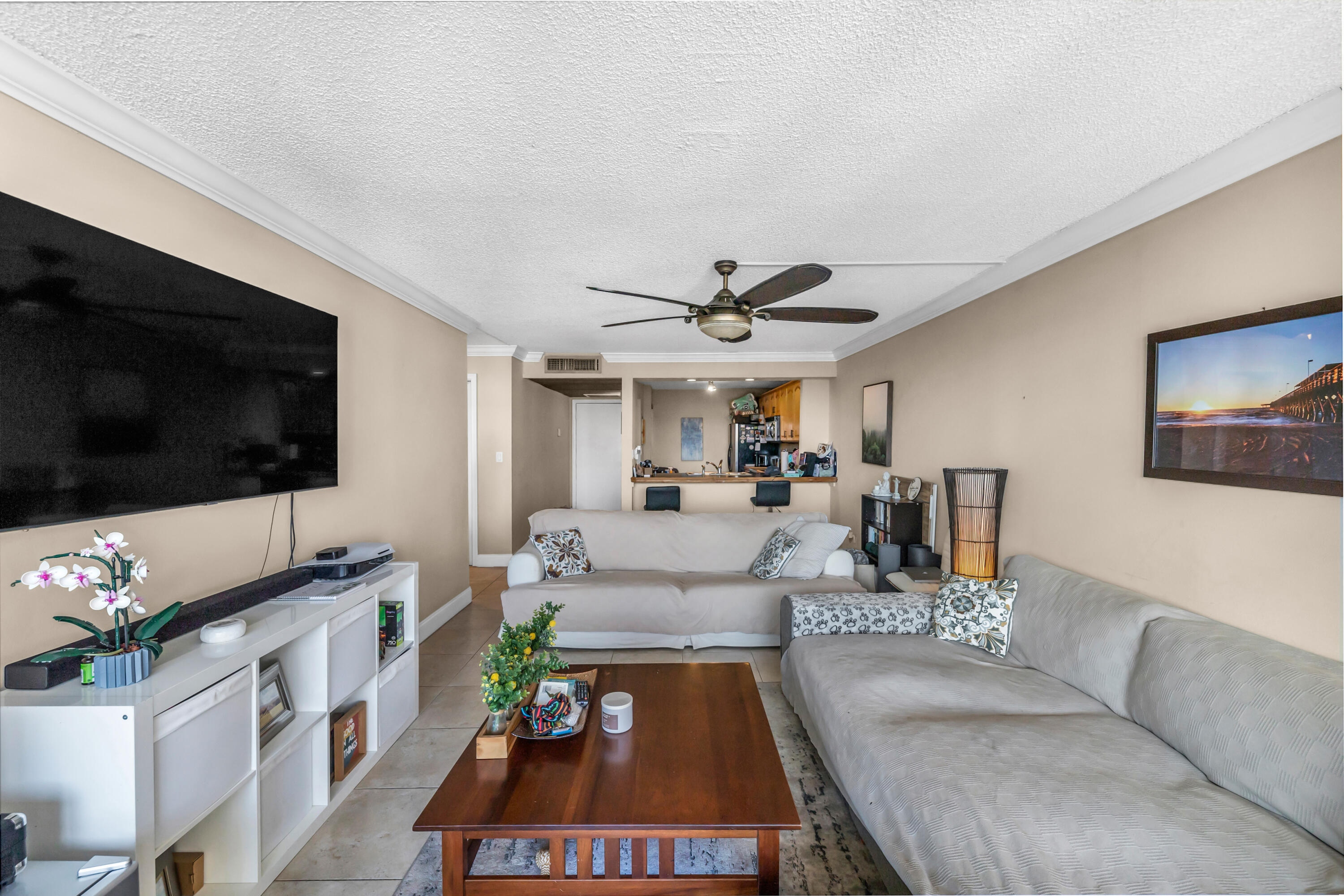 6 ROYAL PALM Way # 307 — Photo 2