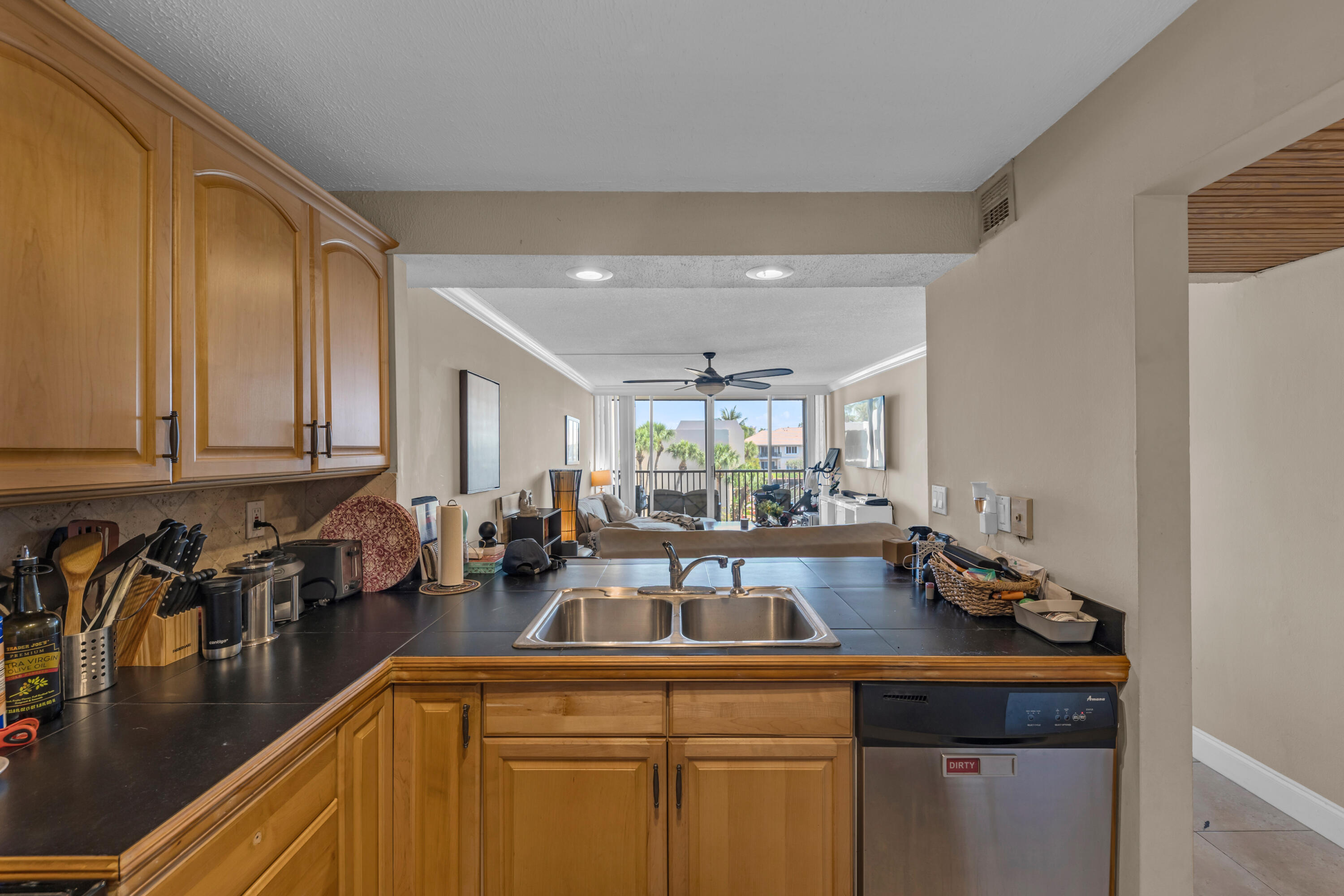 6 ROYAL PALM Way # 307 — Photo 4