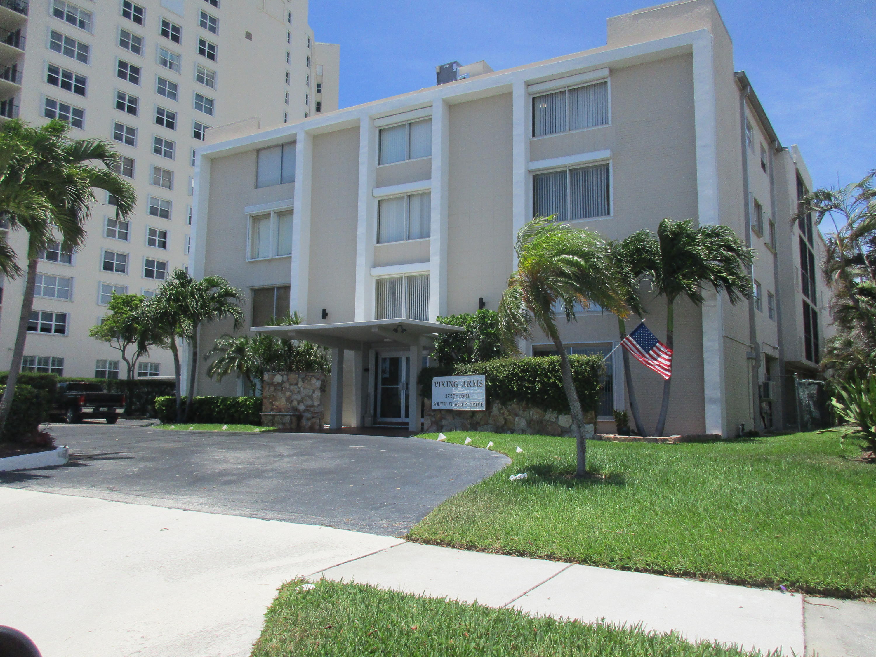 1527 S Flagler Drive # 203F, West Palm Beach FL 33401