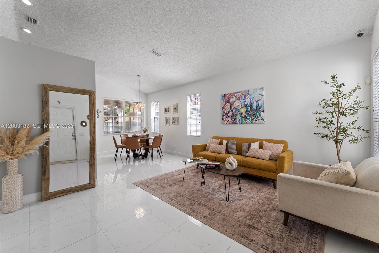 840 Falling Water Rd # 840 — Photo 3