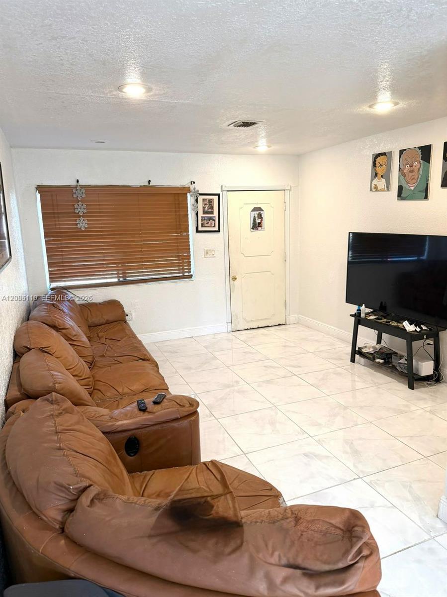 3350 NW 171 ter — Photo 3