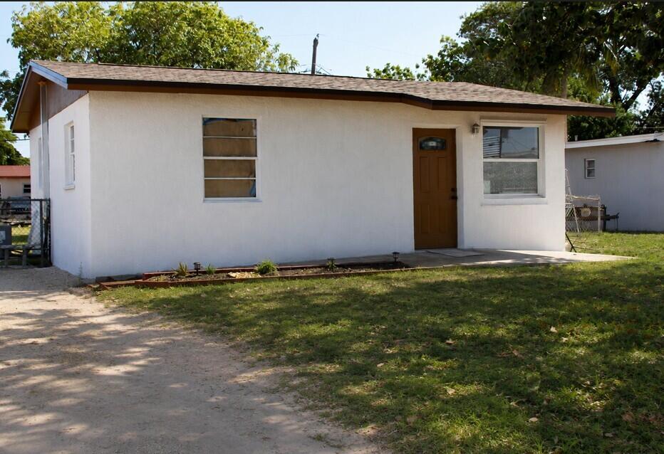 2304 NW 15TH Court — Photo 2