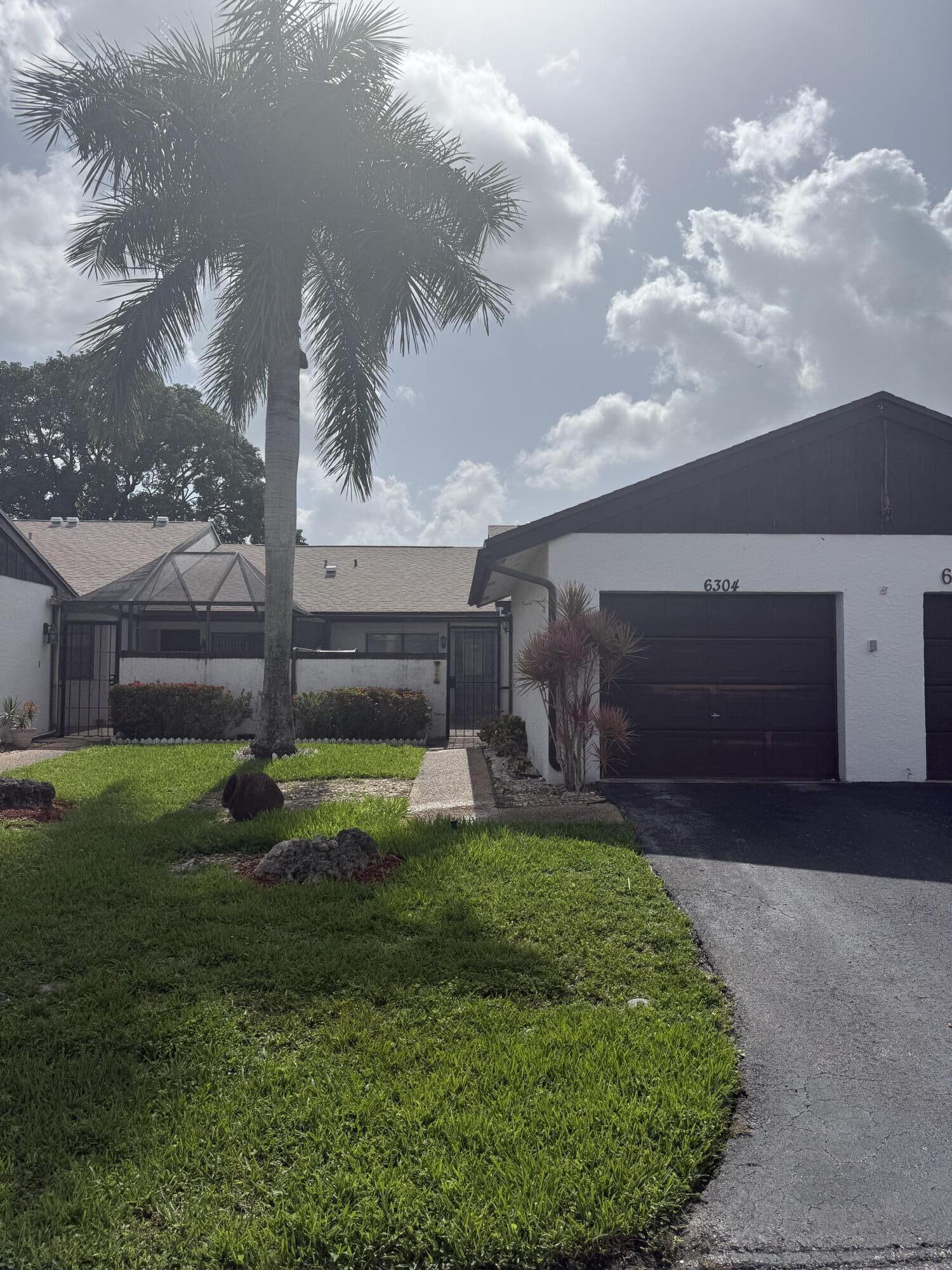 6304 Wedgewood Terrace # B8, Tamarac FL 33321