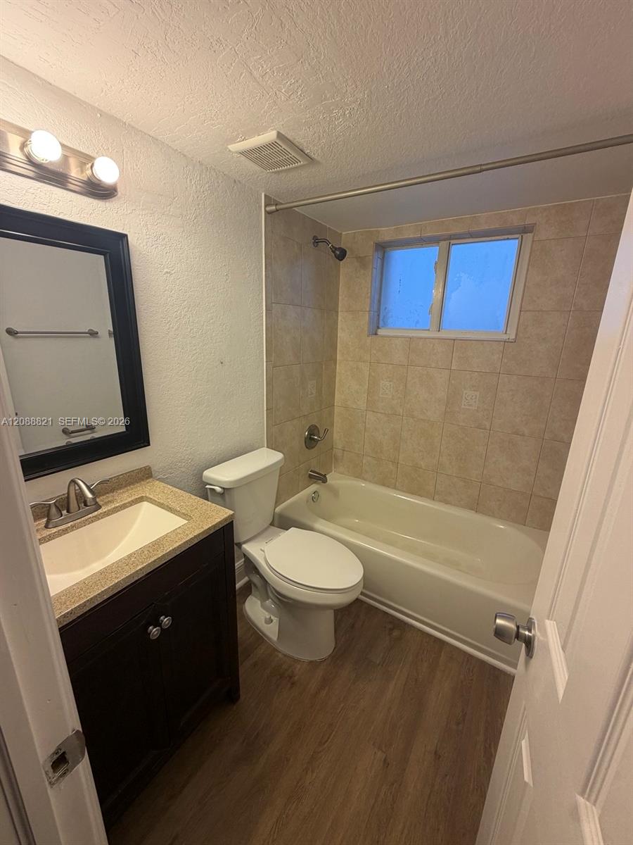 220 NW 7th Ave # 1 — Photo 2