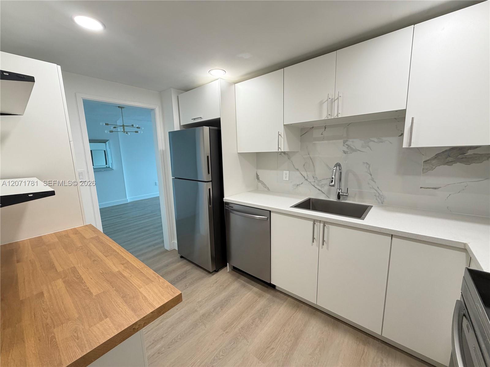 400 Kings Point Dr # 604 View 3