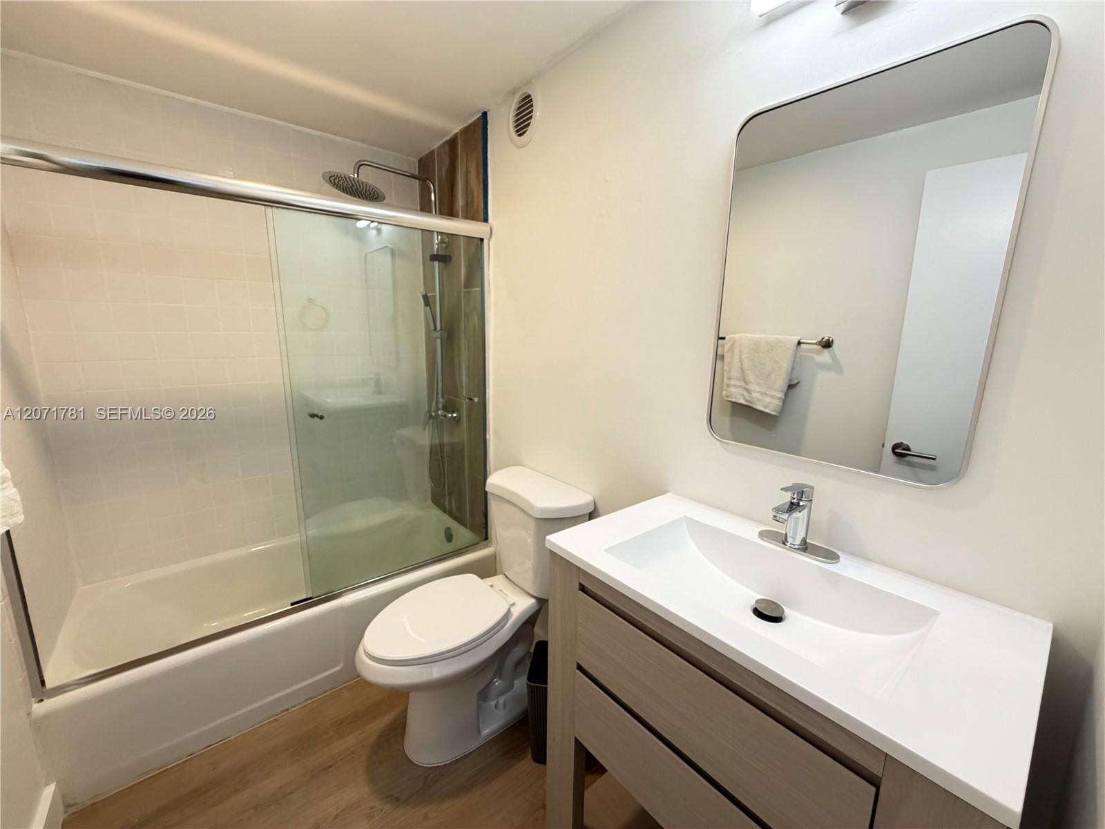 400 Kings Point Dr # 604 View 4