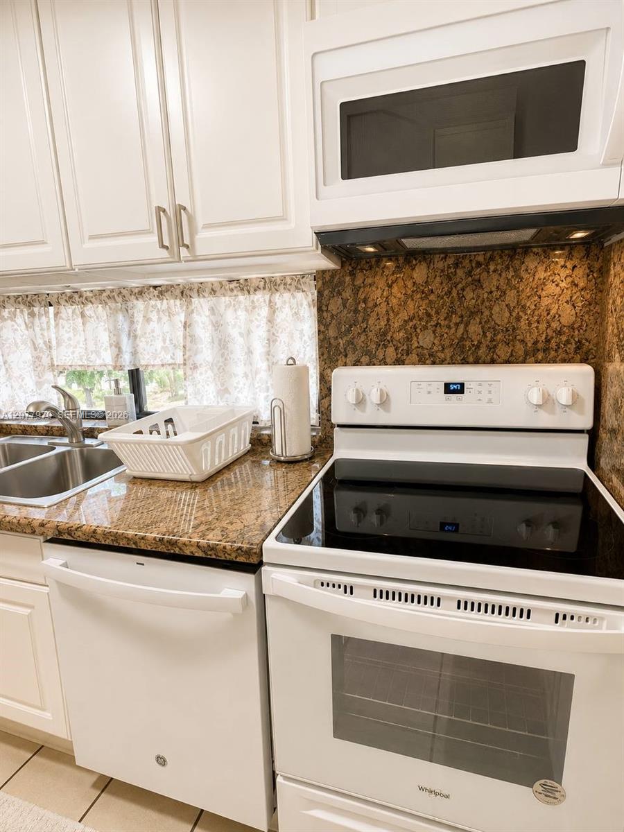 17021 N Bay Rd # 318 — Photo 4