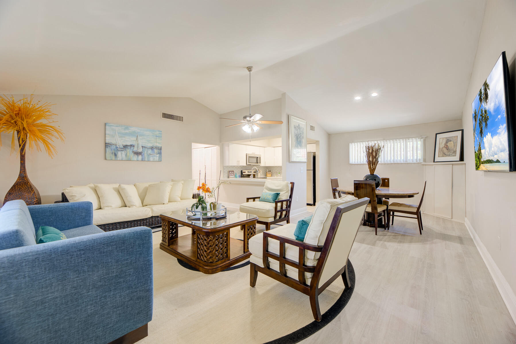 902 Palm Avenue # 3 — Photo 5