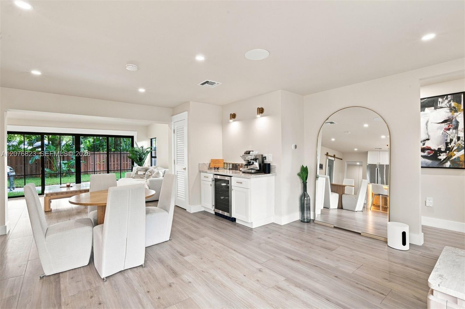 1219 SW 21st St — Photo 5