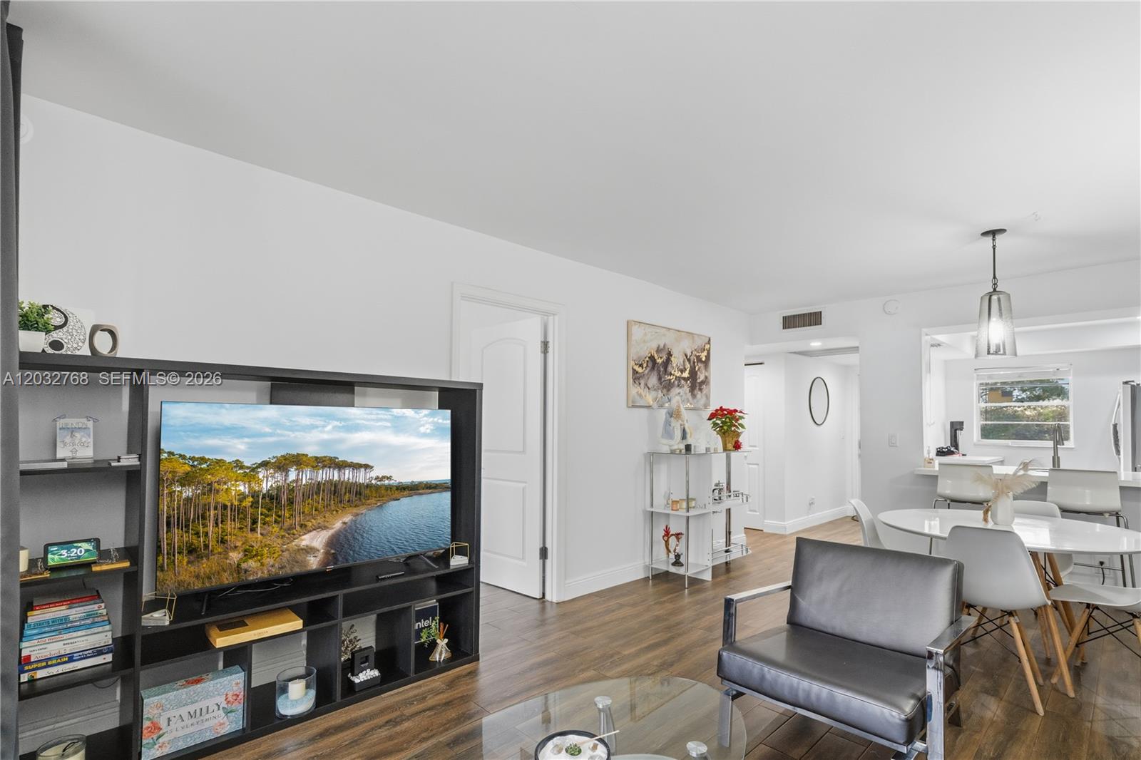 9340 Lagoon Pl # 304, Davie FL 33324