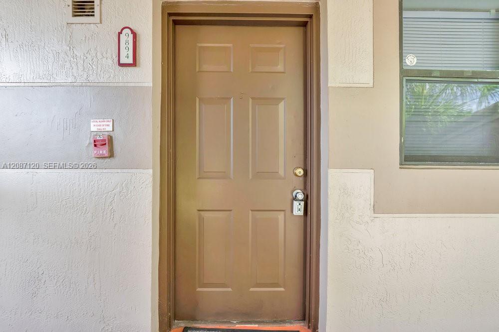 9894 Nob Hill Ln # 9894 — Photo 4
