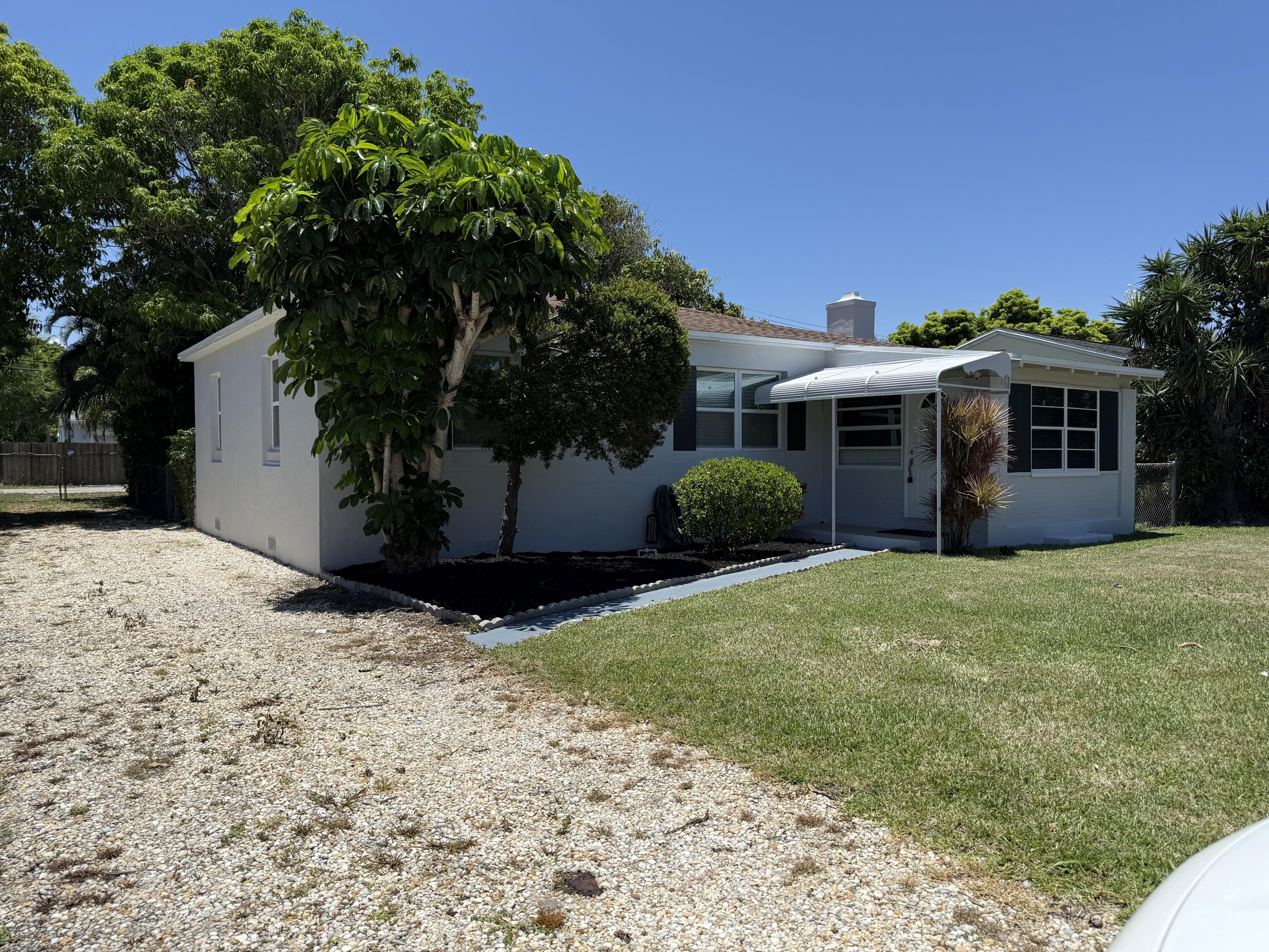332 S Swinton Avenue S, Delray Beach FL 33444