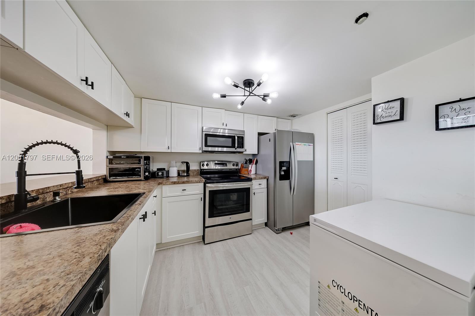 555 NE 15th St # 33G — Photo 3