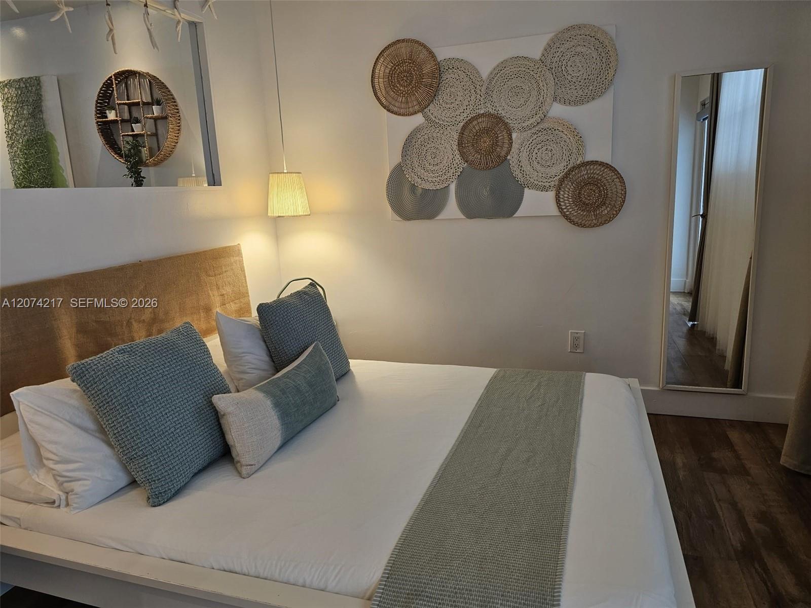 751 Collins Ave # 3 — Photo 2