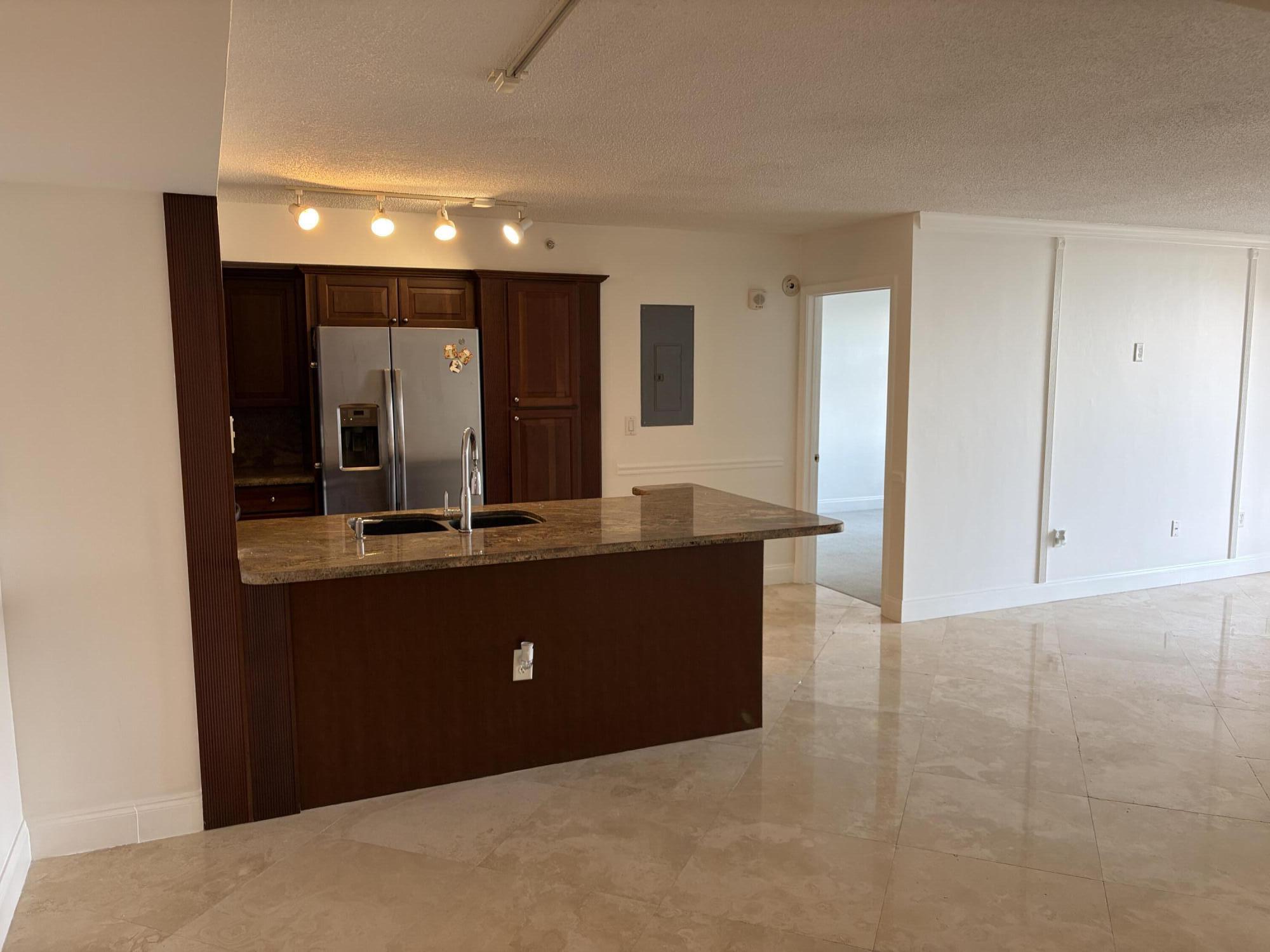 1801 N FLAGLER Drive # 821, West Palm Beach FL 33407