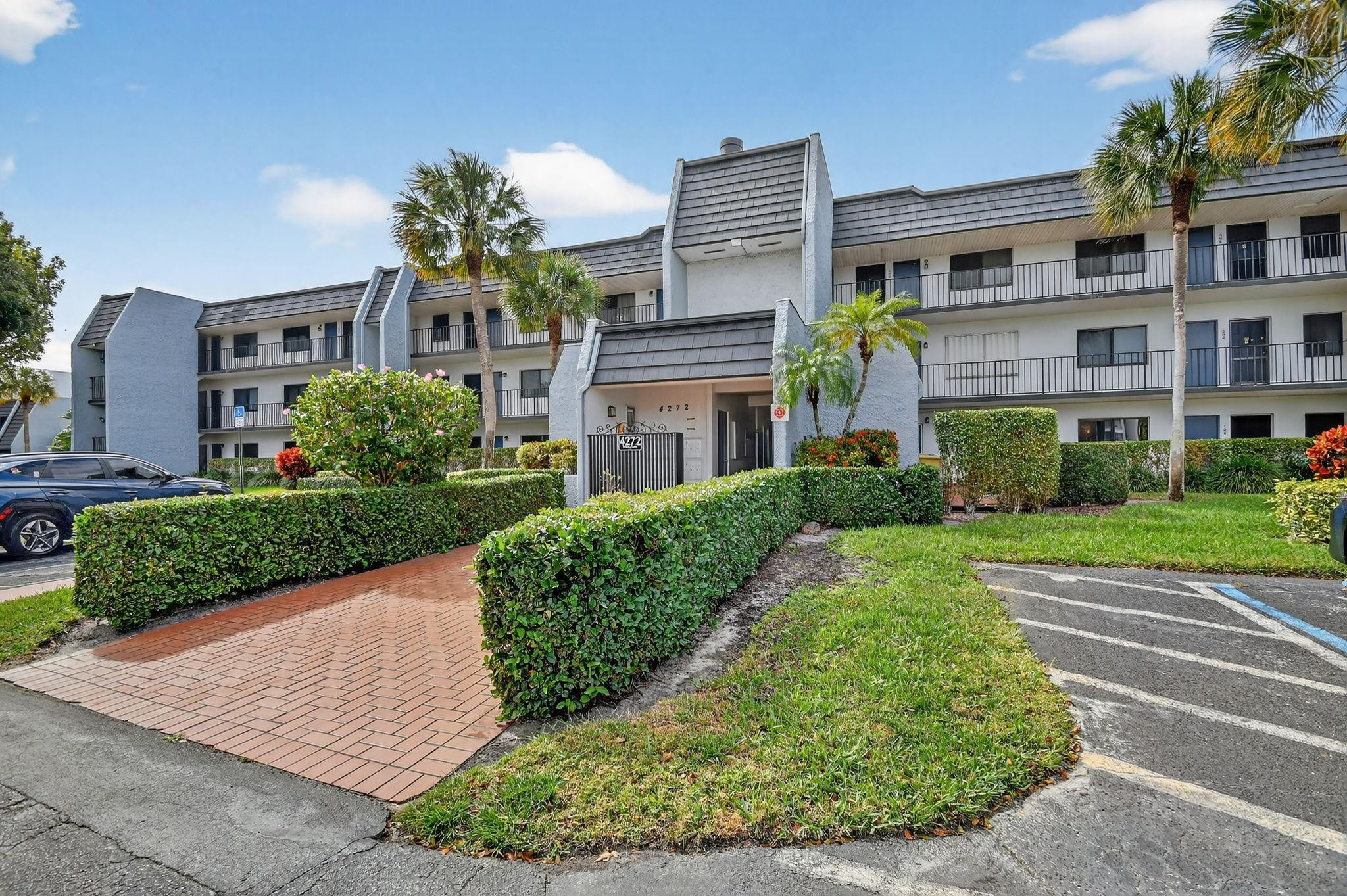 4272 Deste Court # 106, Lake Worth FL 33467