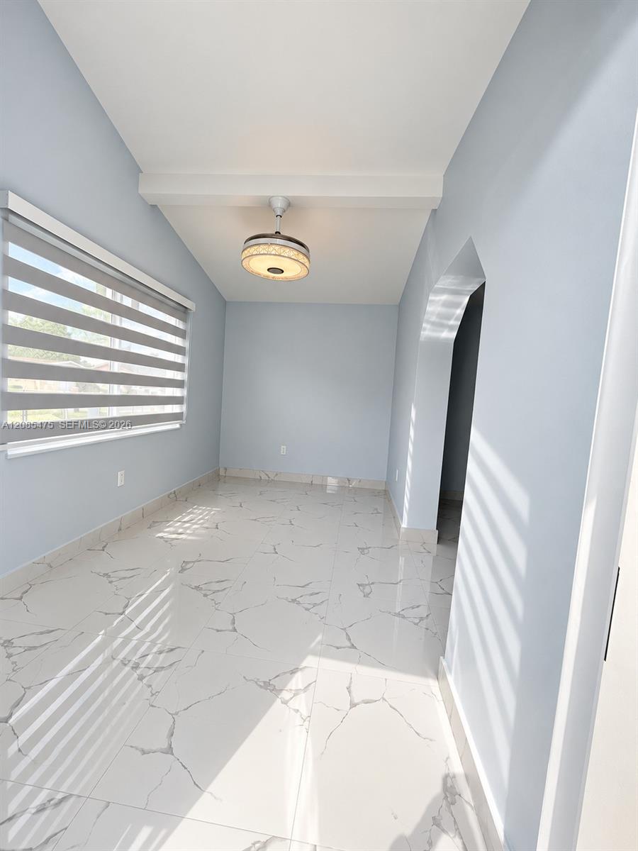 871 SE 4th Pl — Photo 3
