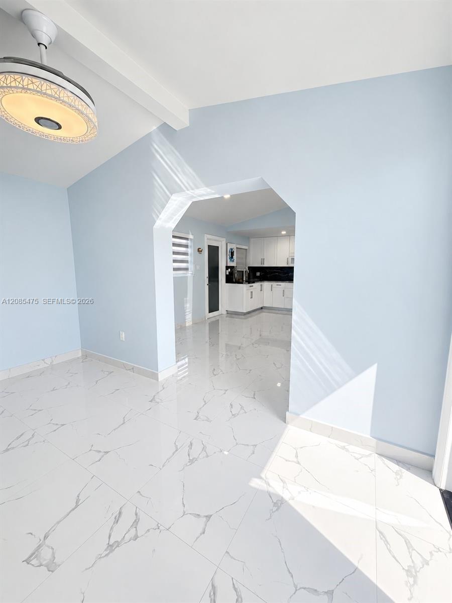 871 SE 4th Pl — Photo 4