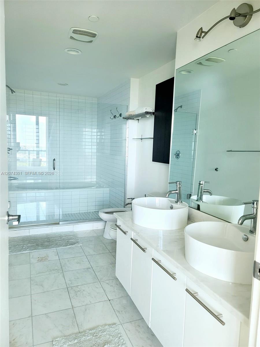 888 Biscayne Blvd # 1610 — Photo 3