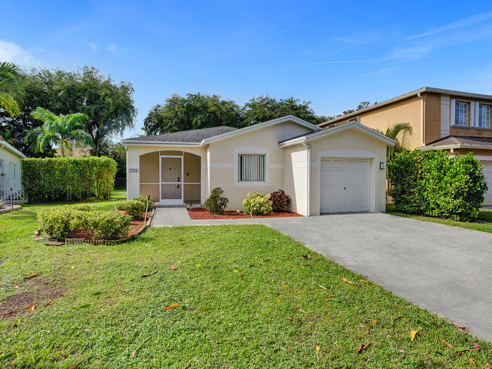 1245 SW 46th Way — Photo 3