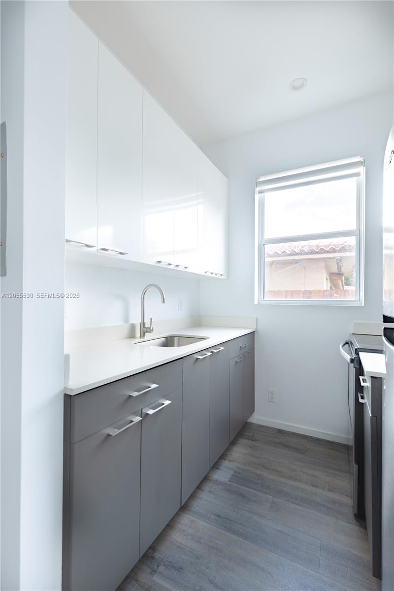 324 Mendoza Ave # 5 — Photo 5