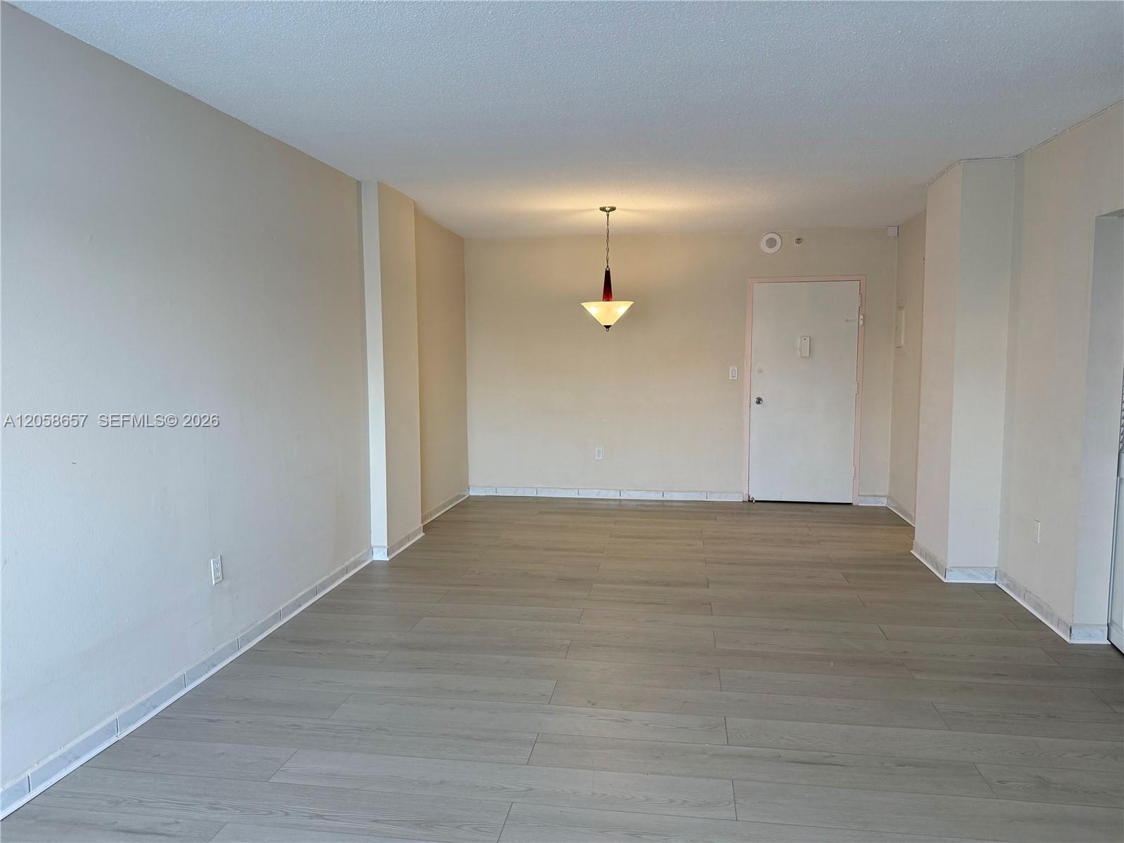 400 Kings Point Dr # 311 — Photo 2