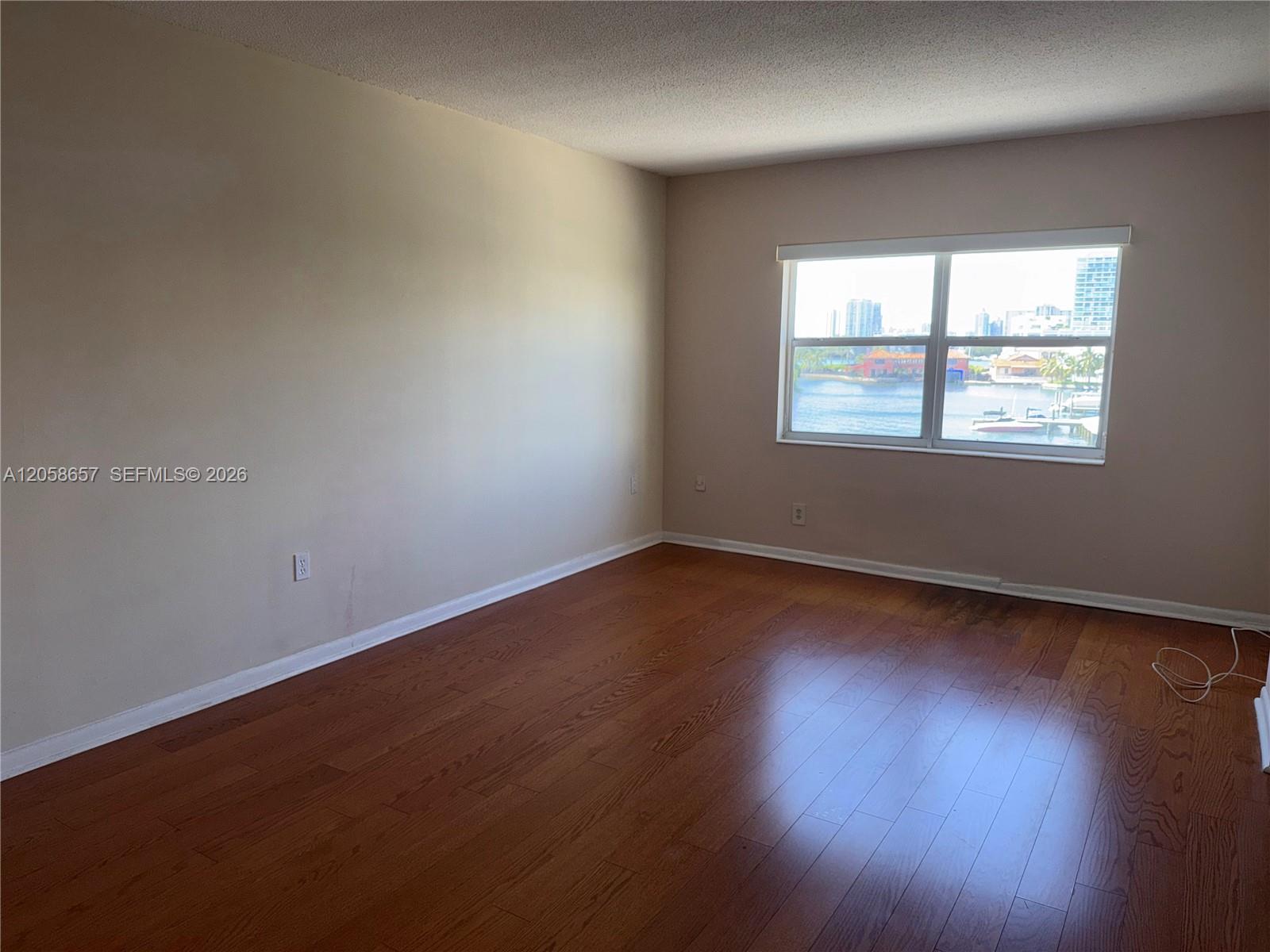 400 Kings Point Dr # 311 — Photo 5