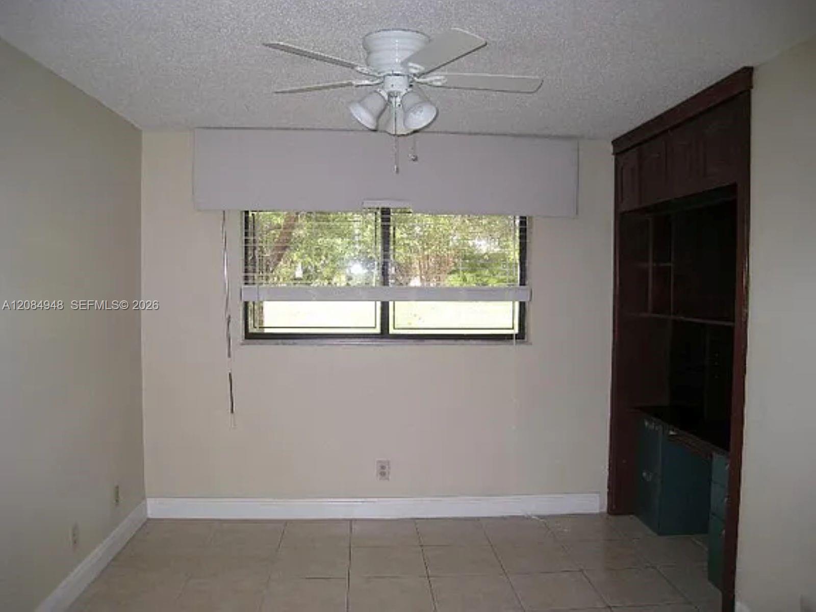 447 Lakeview Dr # 1 — Photo 4