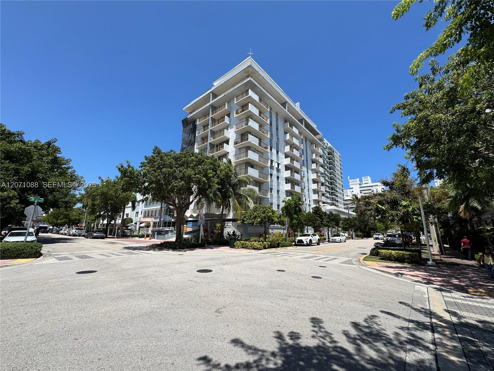 245 18th St # 301 View 1