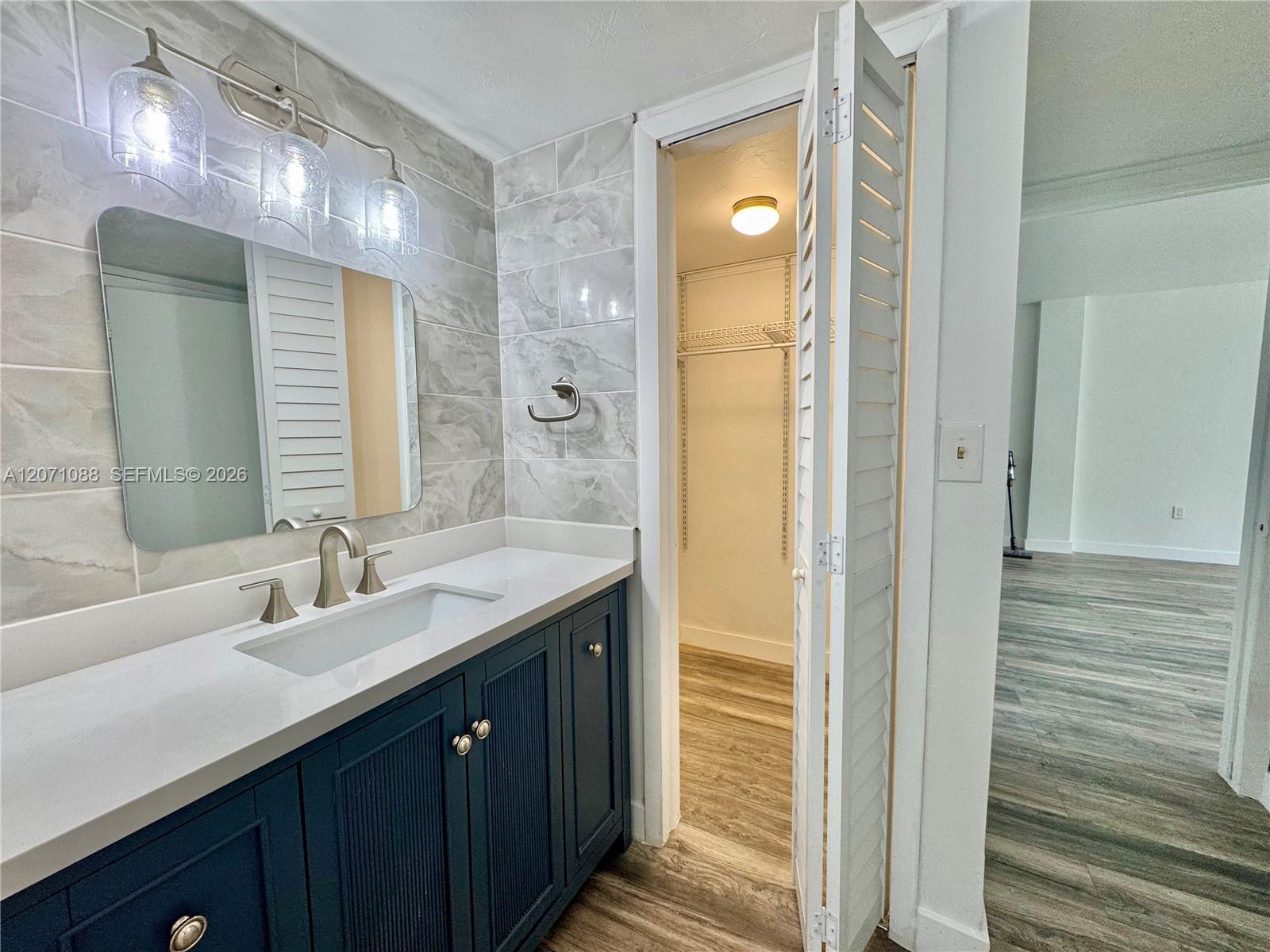 245 18th St # 301 View 9