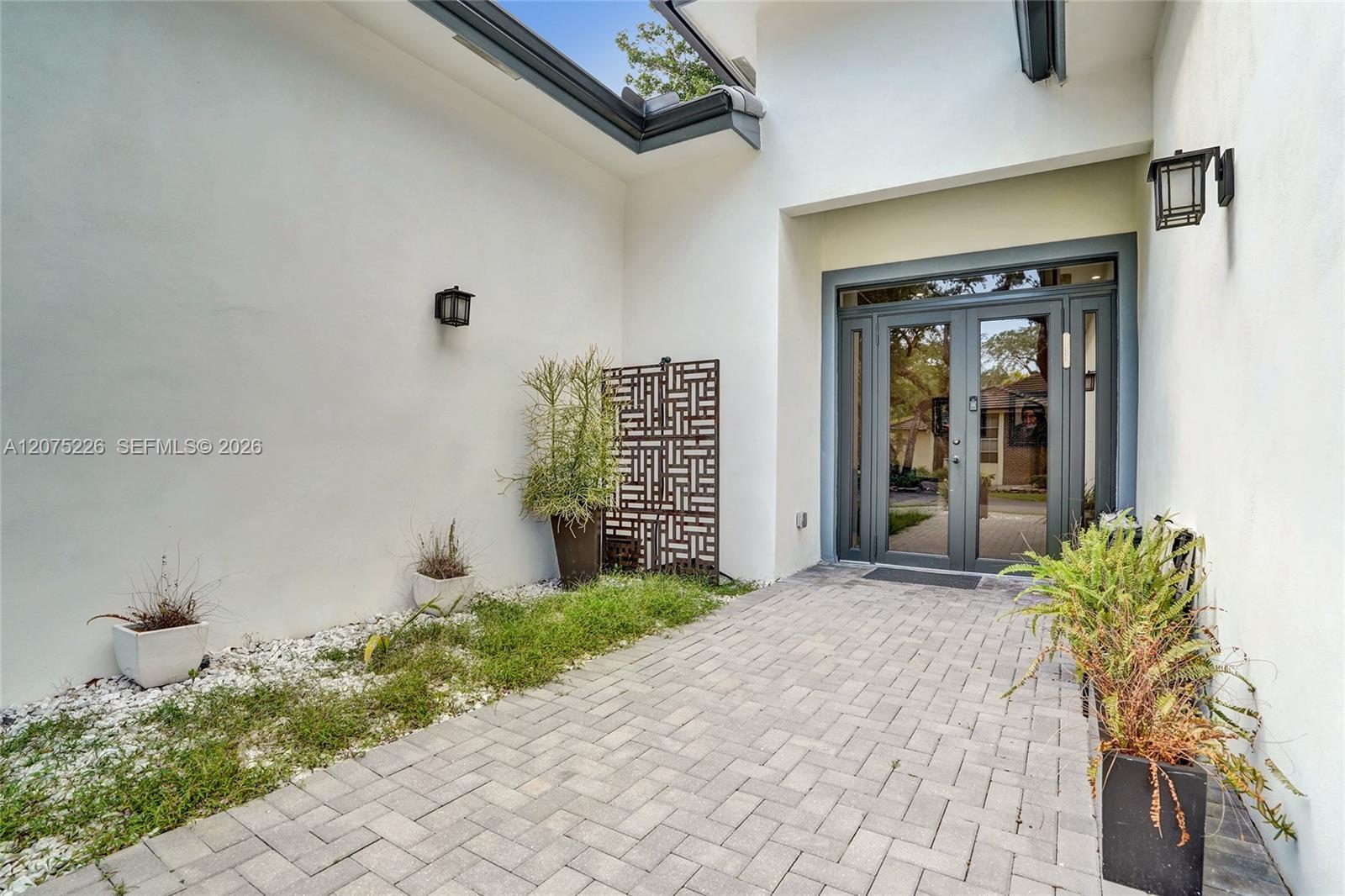 3909 SW 54th Ct # 3909 — Photo 3