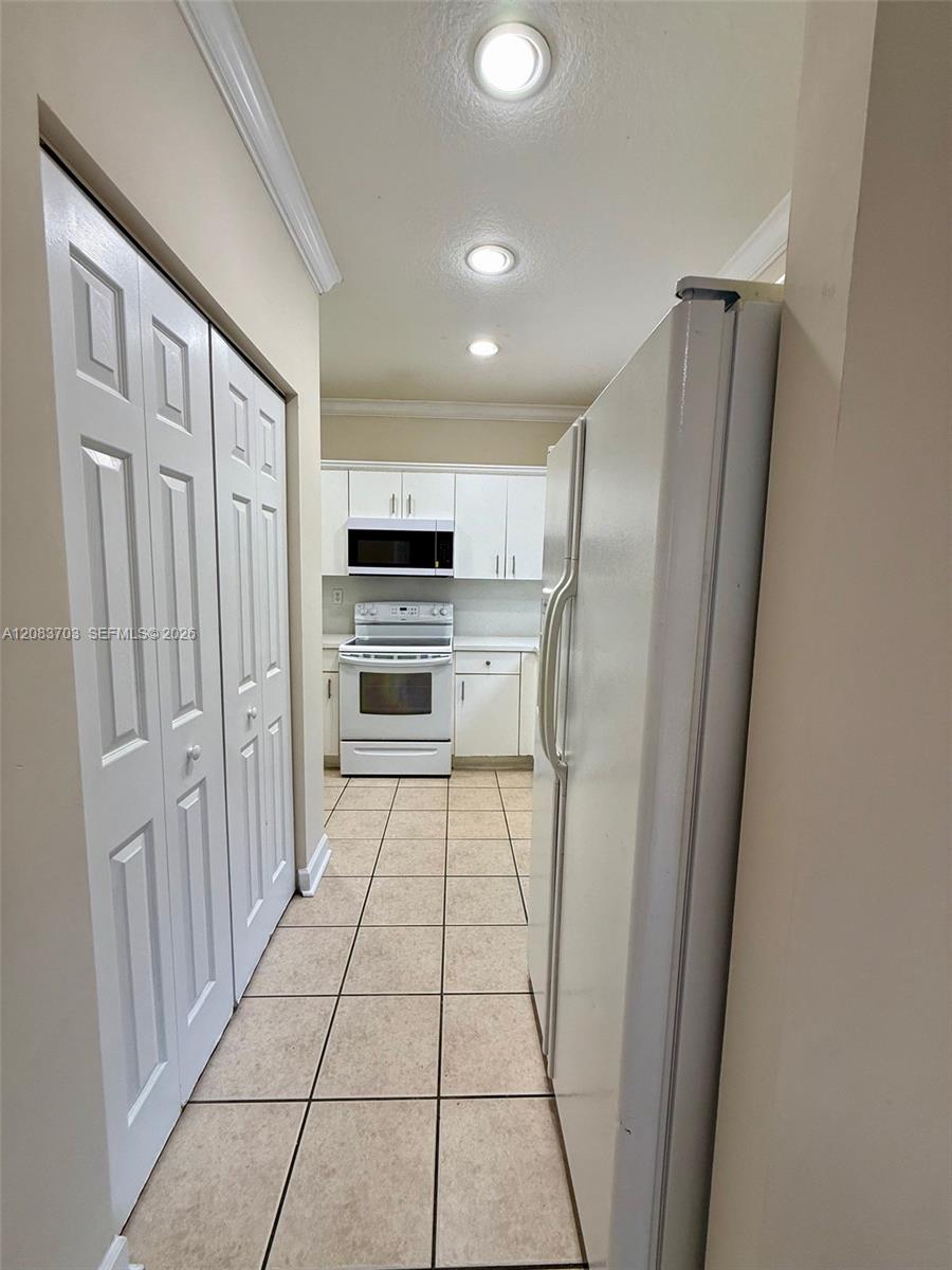 2601 NE 41st Cir — Photo 5