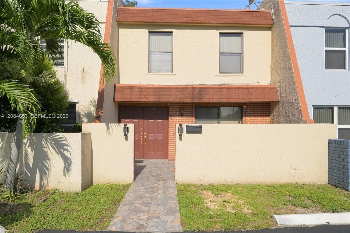 7597 NW 75th Ave — Photo 4