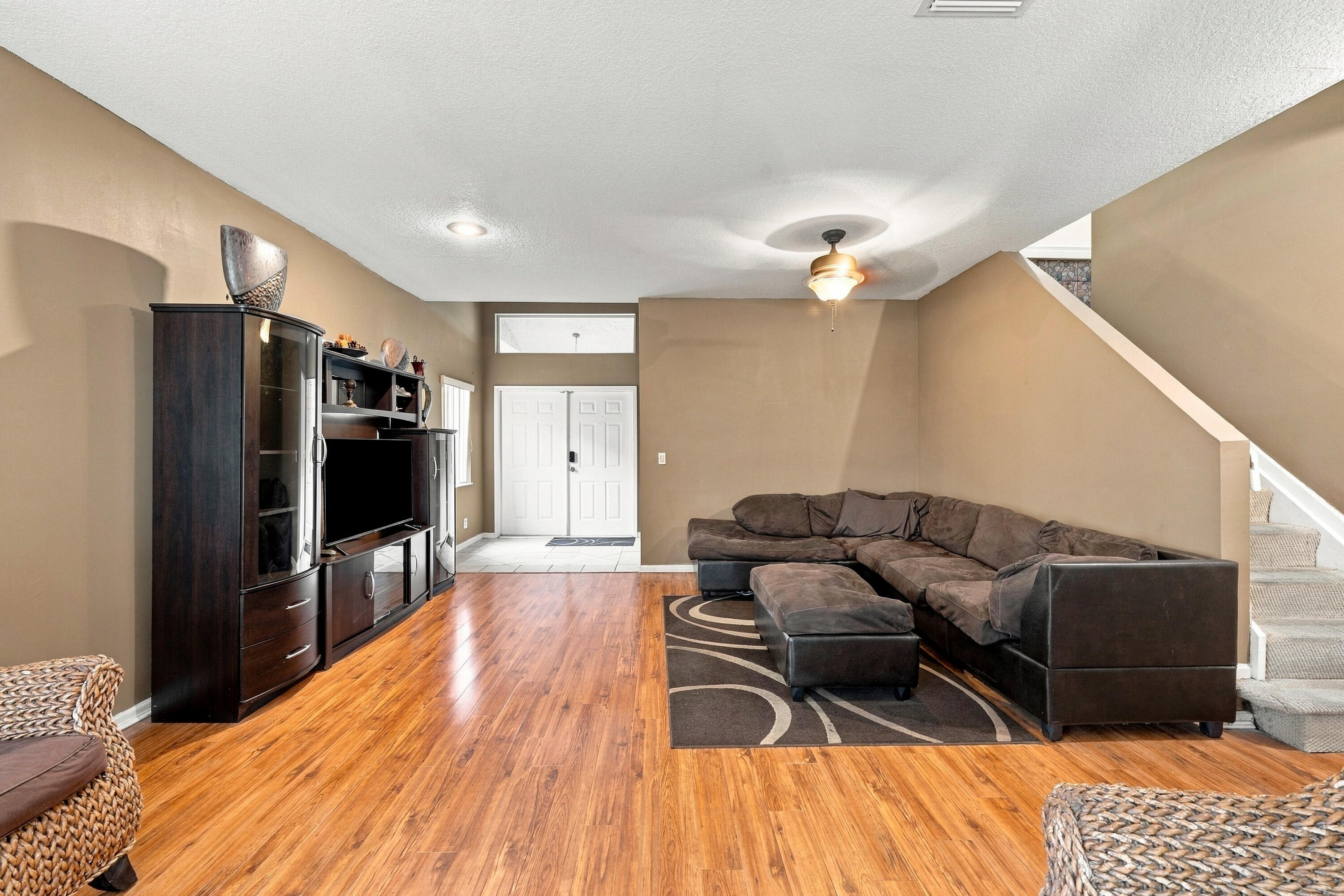 10230 Brookville Lane — Photo 4