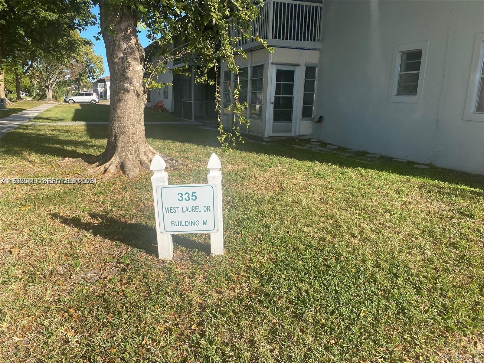 335 W Laurel Dr # 1M — Photo 3