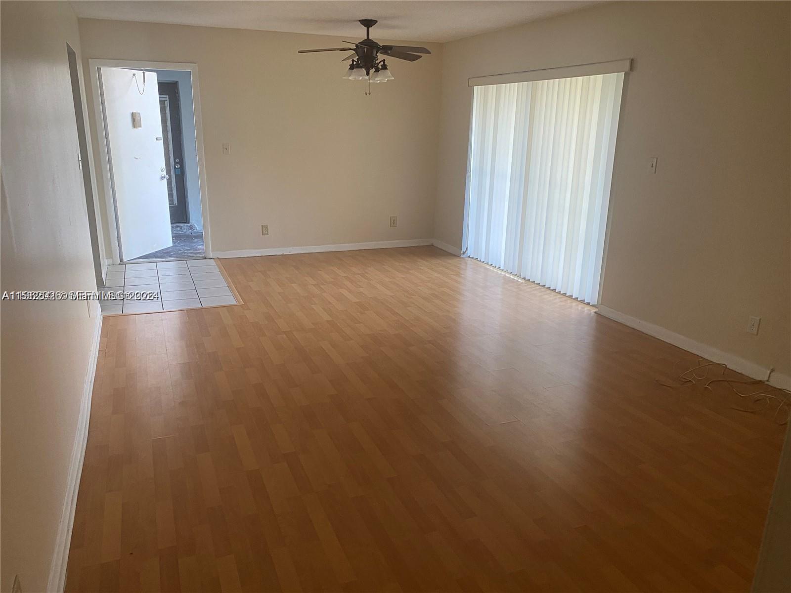 335 W Laurel Dr # 1M — Photo 4