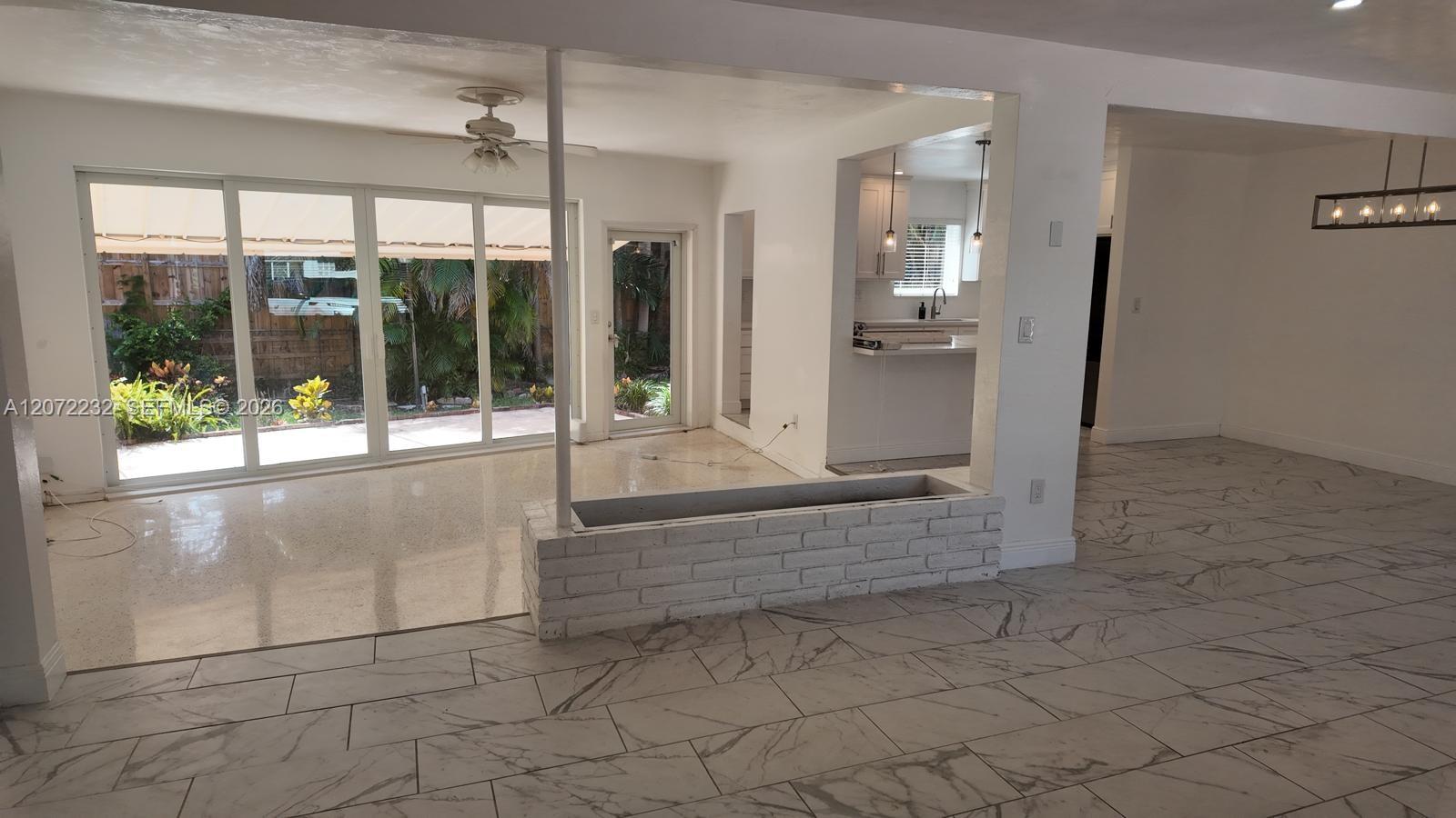12140 NE Miami Ct — Photo 2