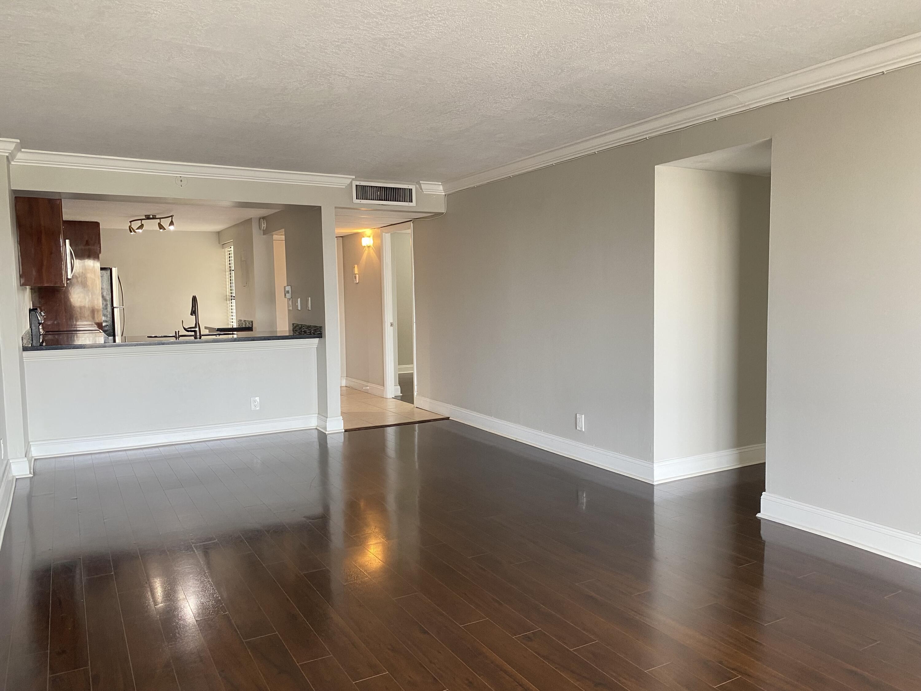 9 Royal Palm Way # 403 — Photo 4