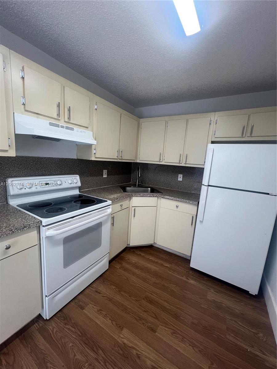 6141 W 22nd Ct # 203, Hialeah FL 33016