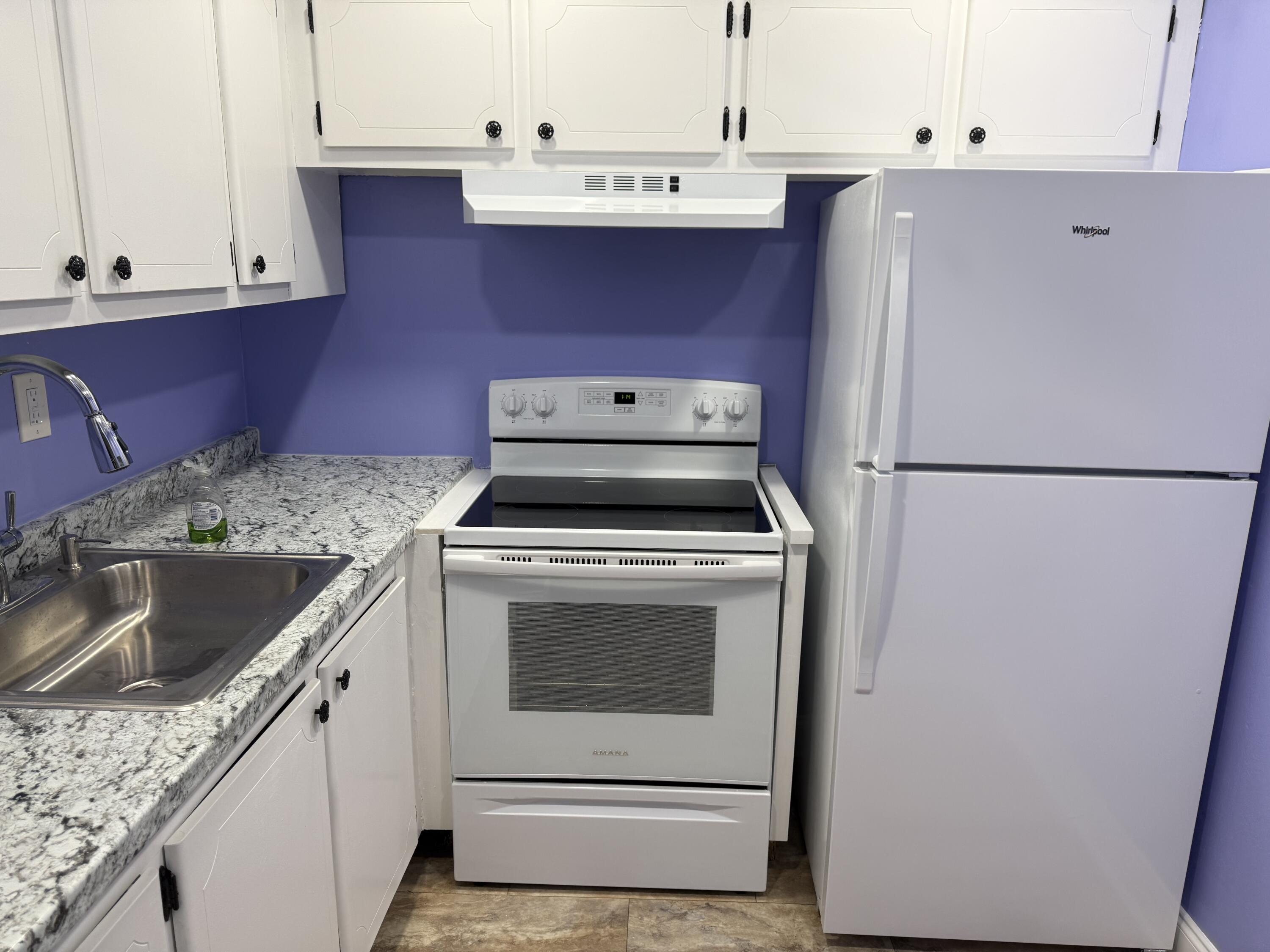 146 NORWICH G # 146, West Palm Beach FL 33417