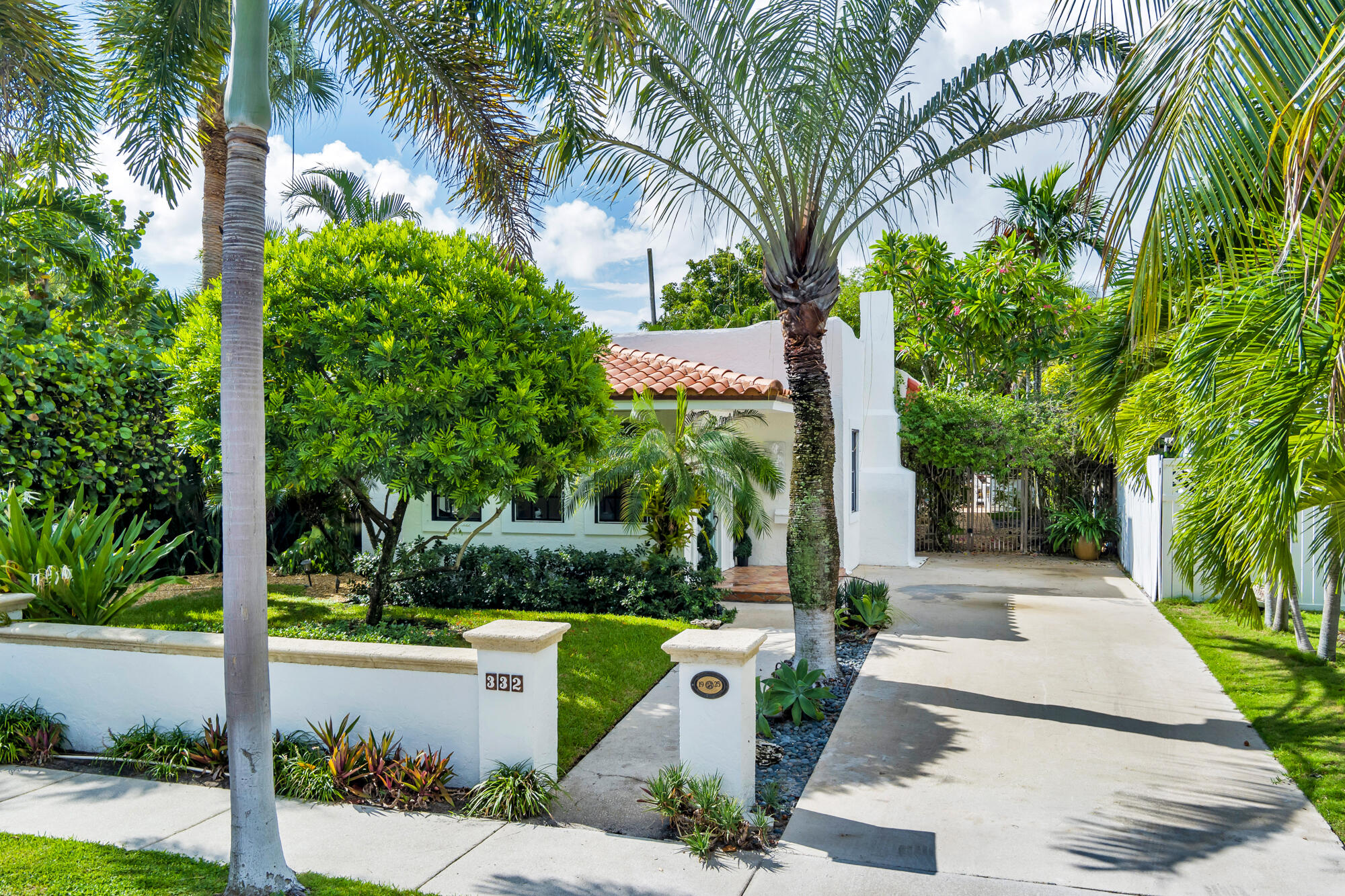 332 PILGRIM Road, West Palm Beach FL 33405