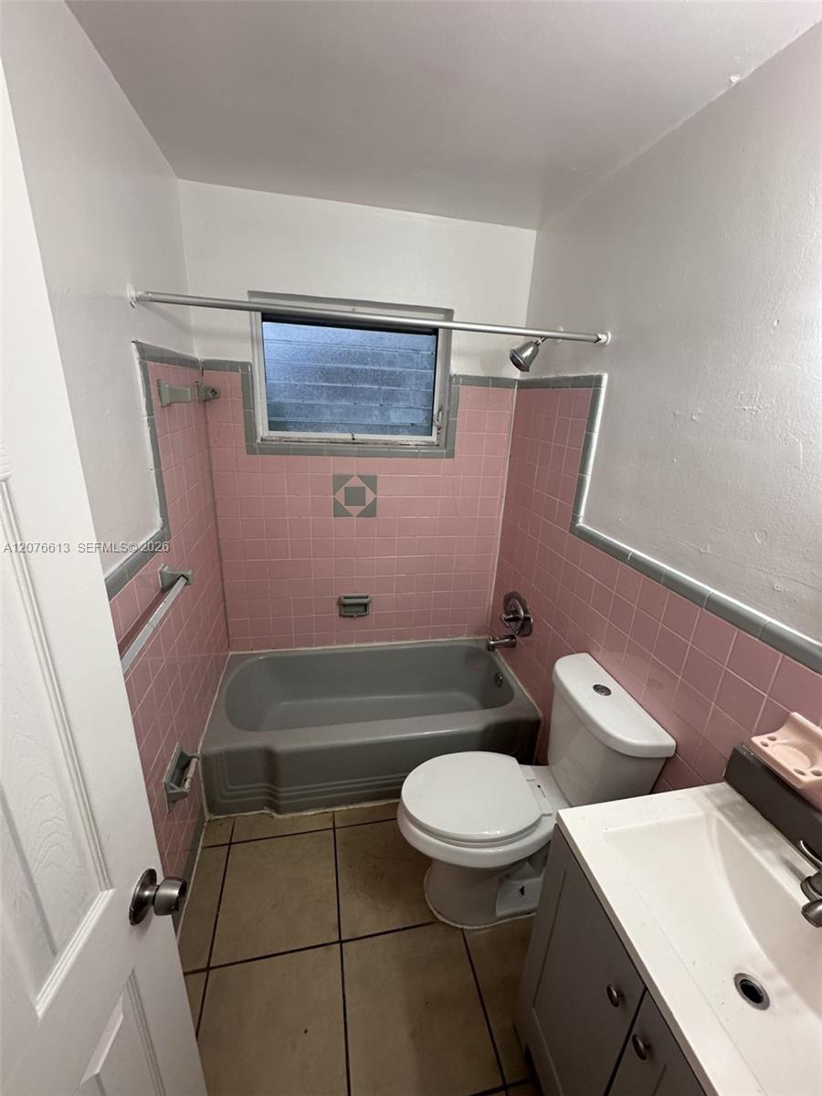 409 SW 4th Ter # w — Photo 4