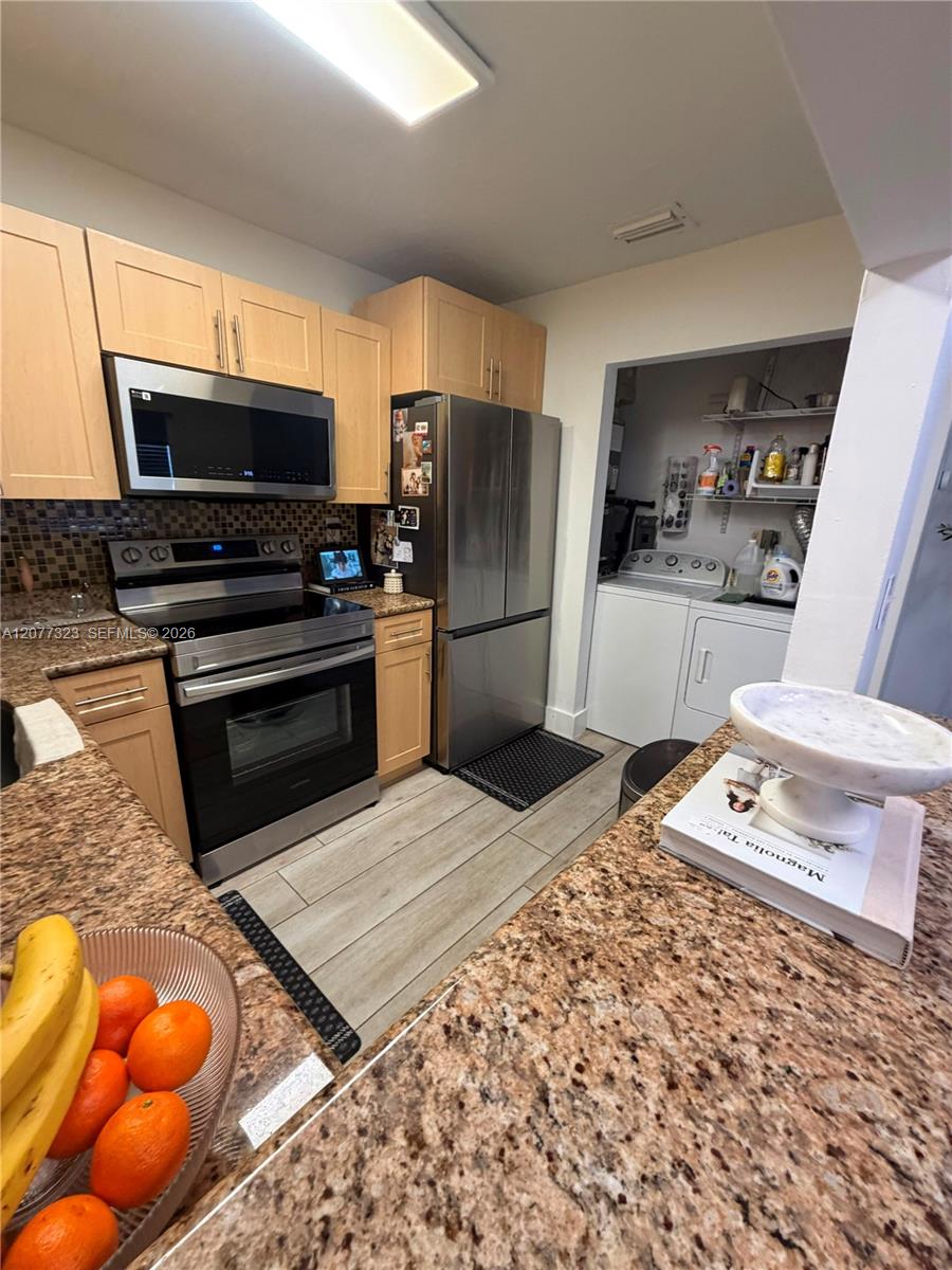 13241 SW 17th Ln # 3 — Photo 5